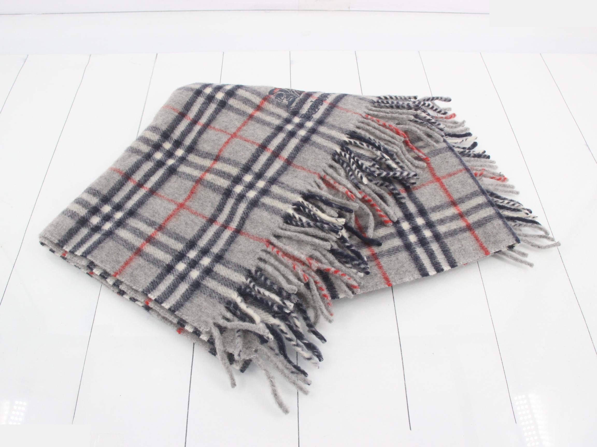 Tag attached. Burberry Nova Check lap blanket/shawl, gray. — view 3