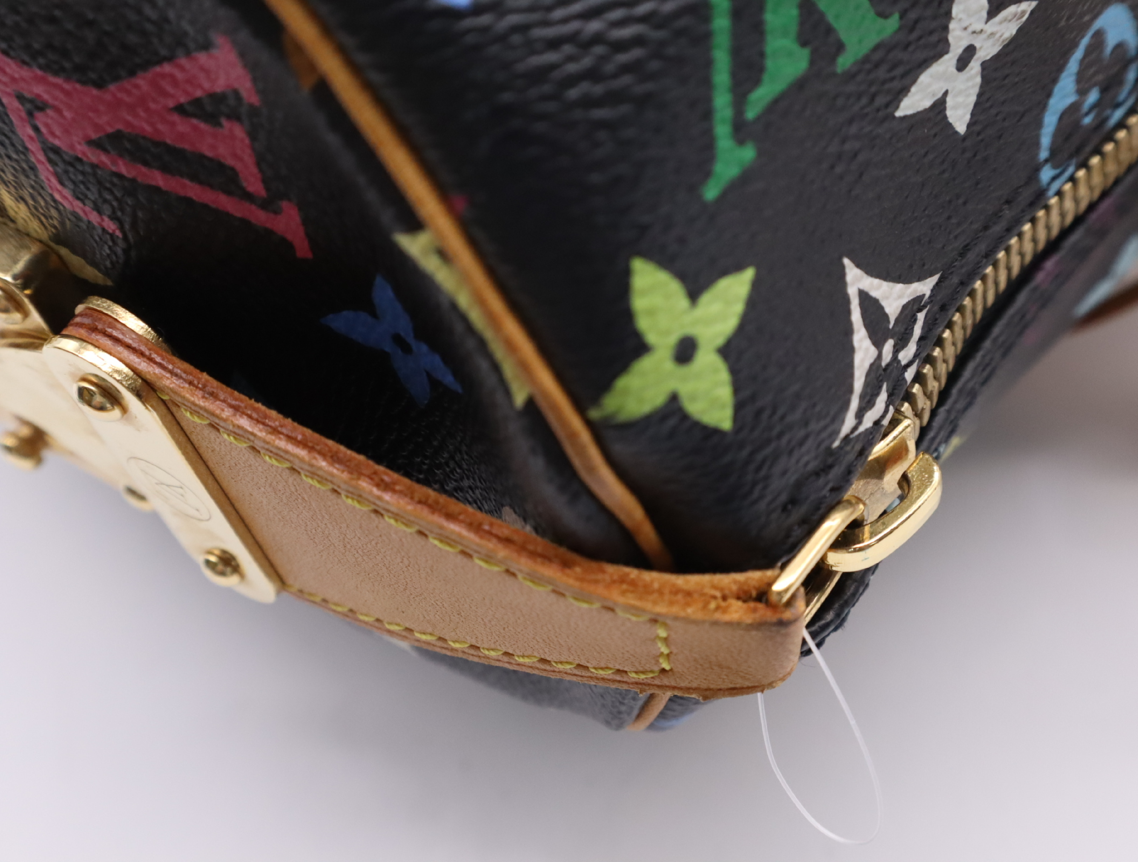 M92640 Multicolor Keepall 45 Noir Boston Bag with 2 Keys, Clochette, Name Tag, and Handle Strap — view 8