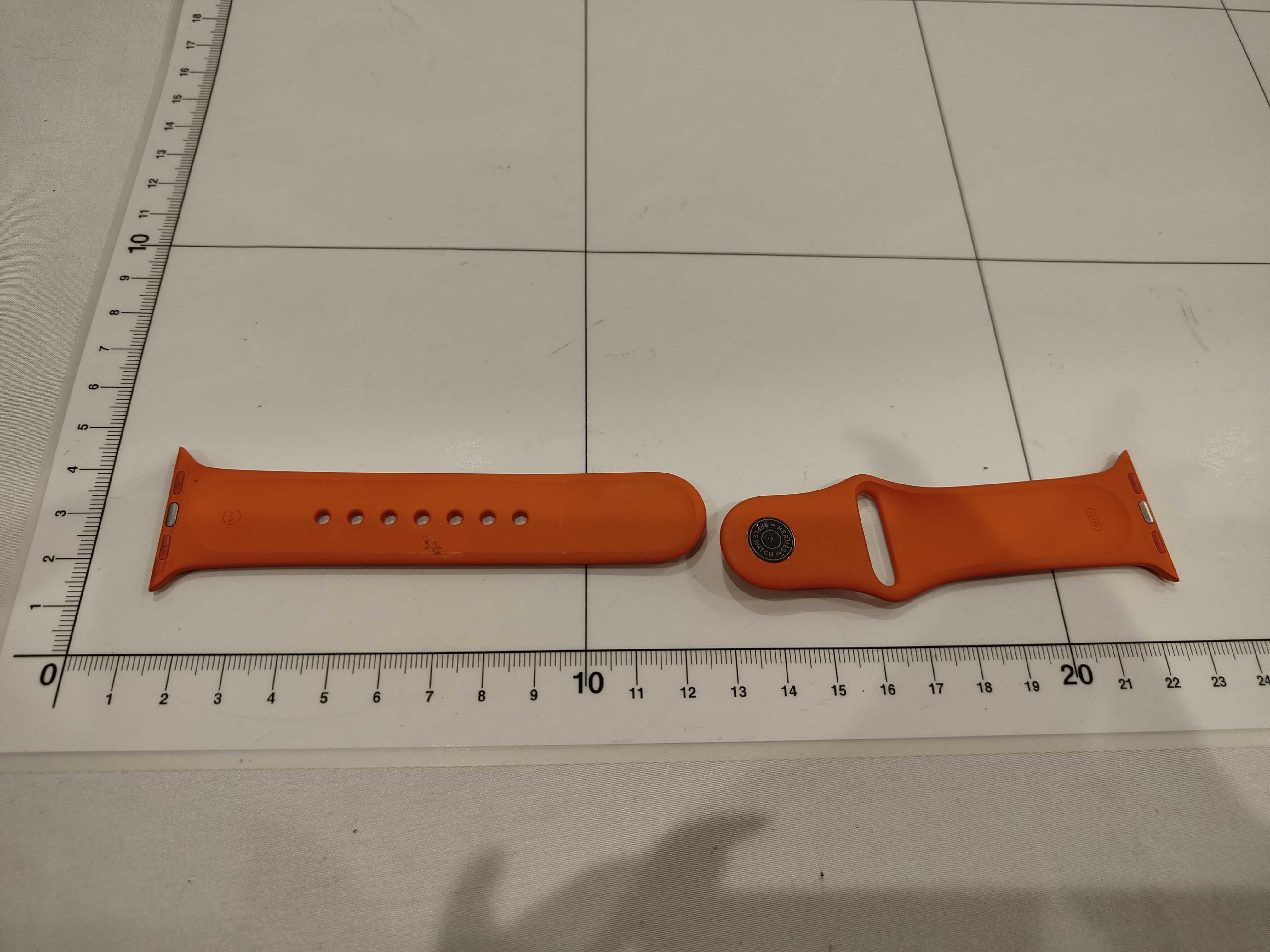 Apple Watch Rubber Strap and other accessories — view 2