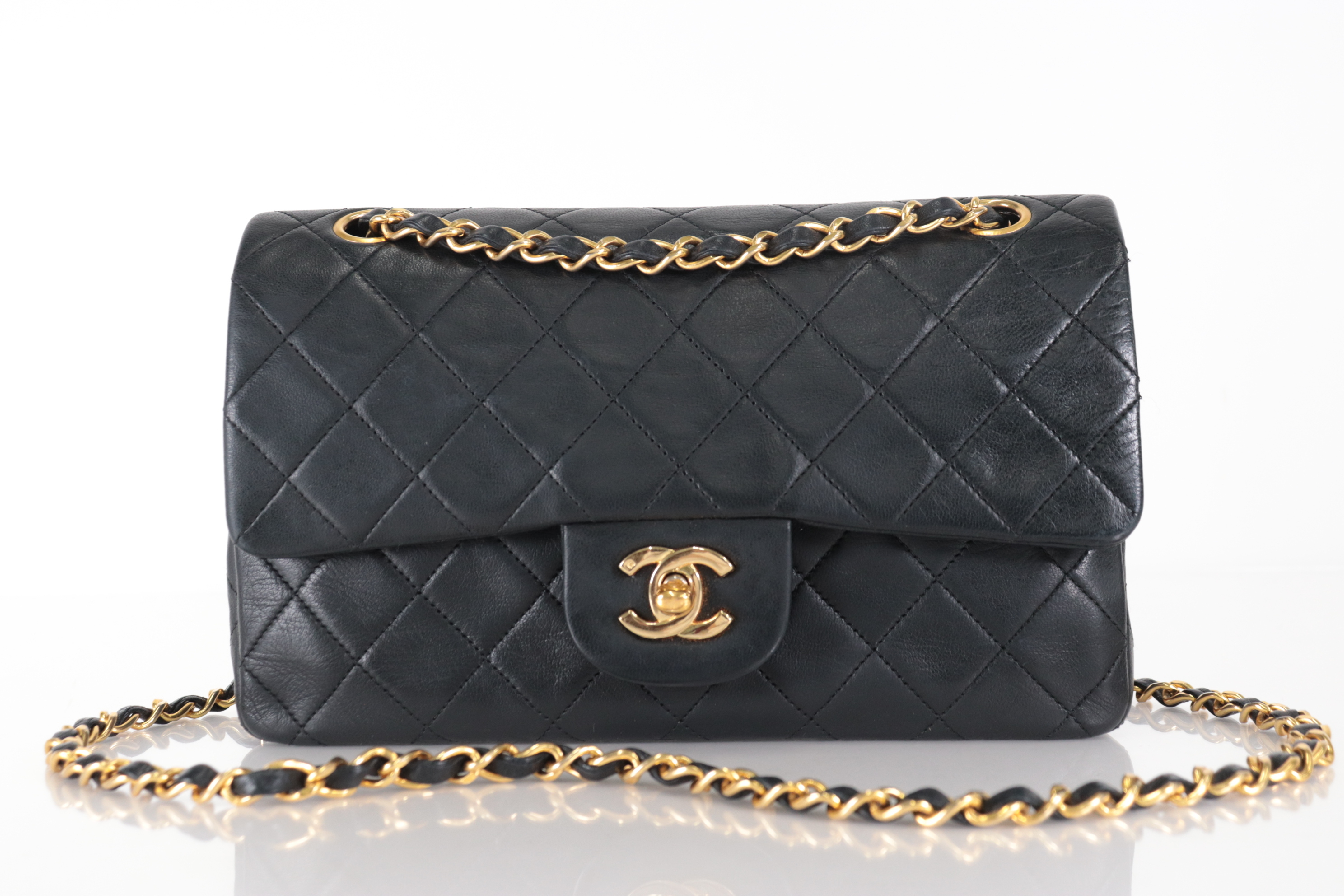 W-Flap 23 Lambskin Chain Shoulder Bag (Series 1) — view 2