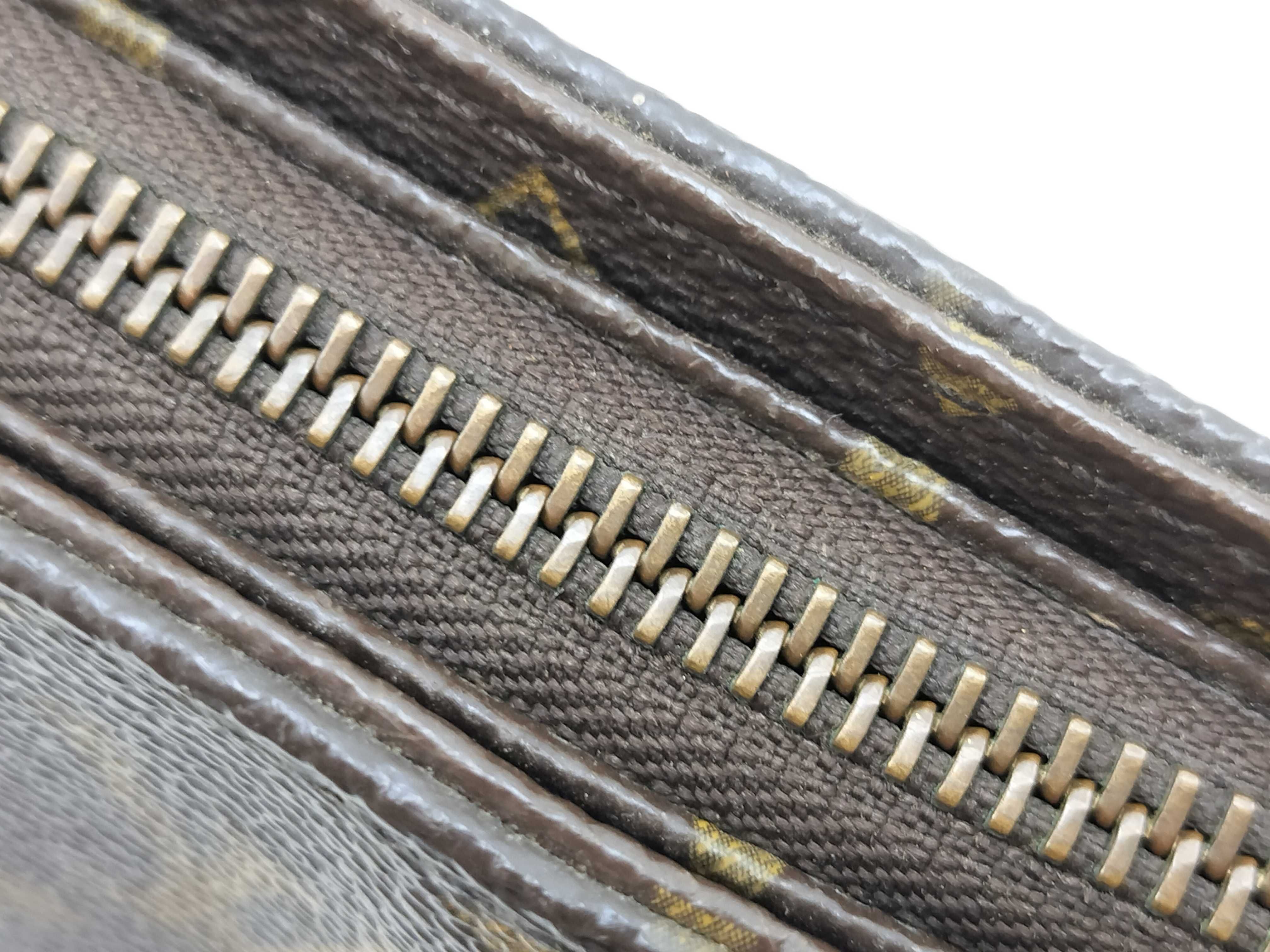 Monogram M51146 Looping MM Shoulder Bag — view 9