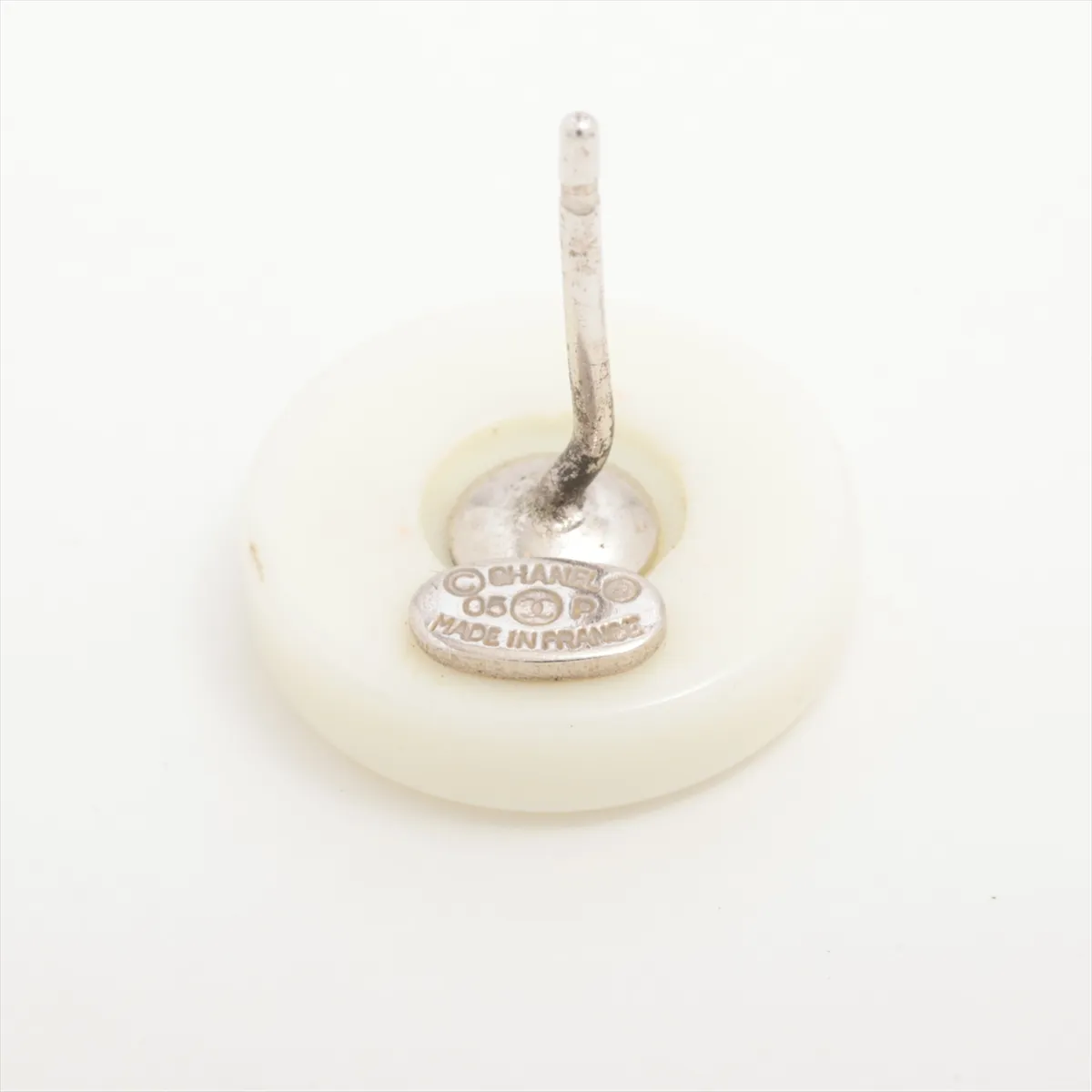 Coco Mark 05P Earrings (Pair) Resin White — view 5