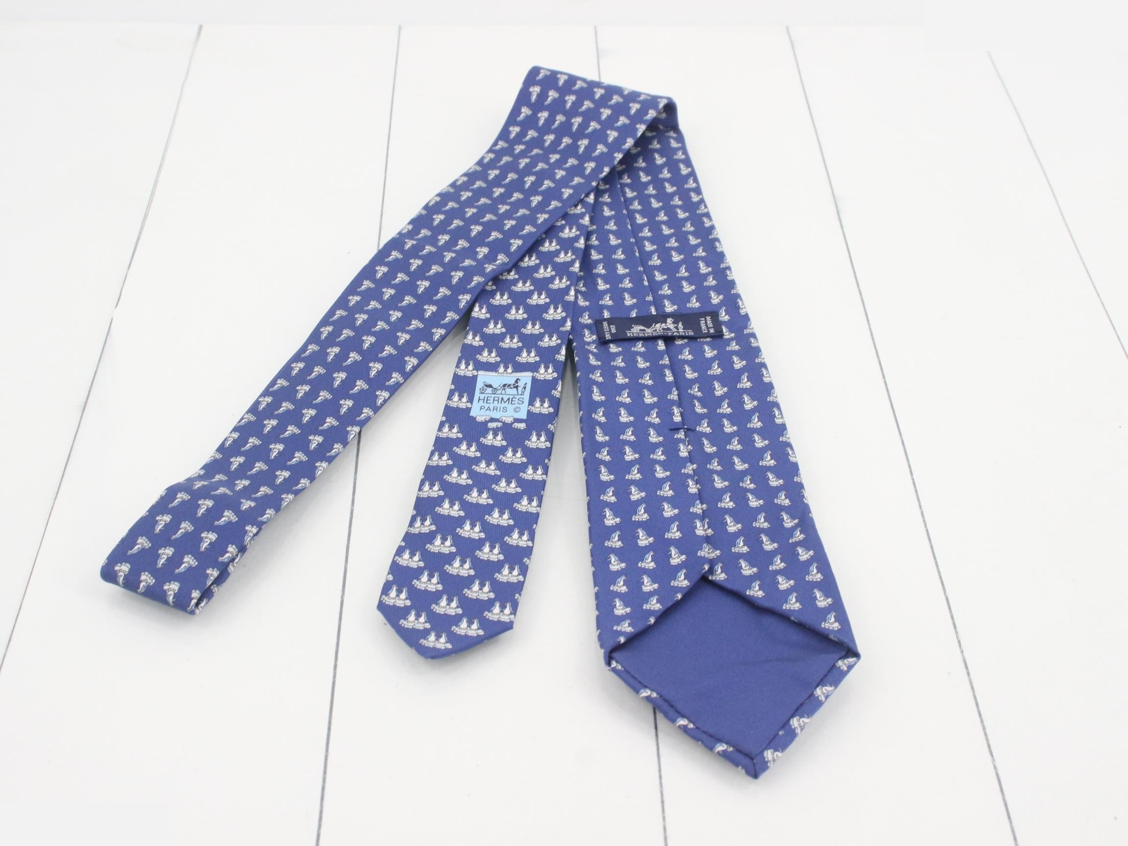 Blue penguin pattern — view 2