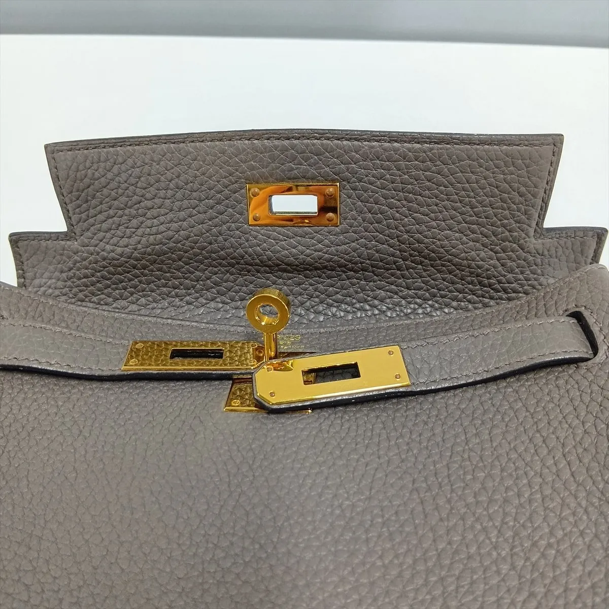 [Individually packaged] Hermes Kelly Ad PM Togo Etoupe Gold Hardware D:2019 — view 10