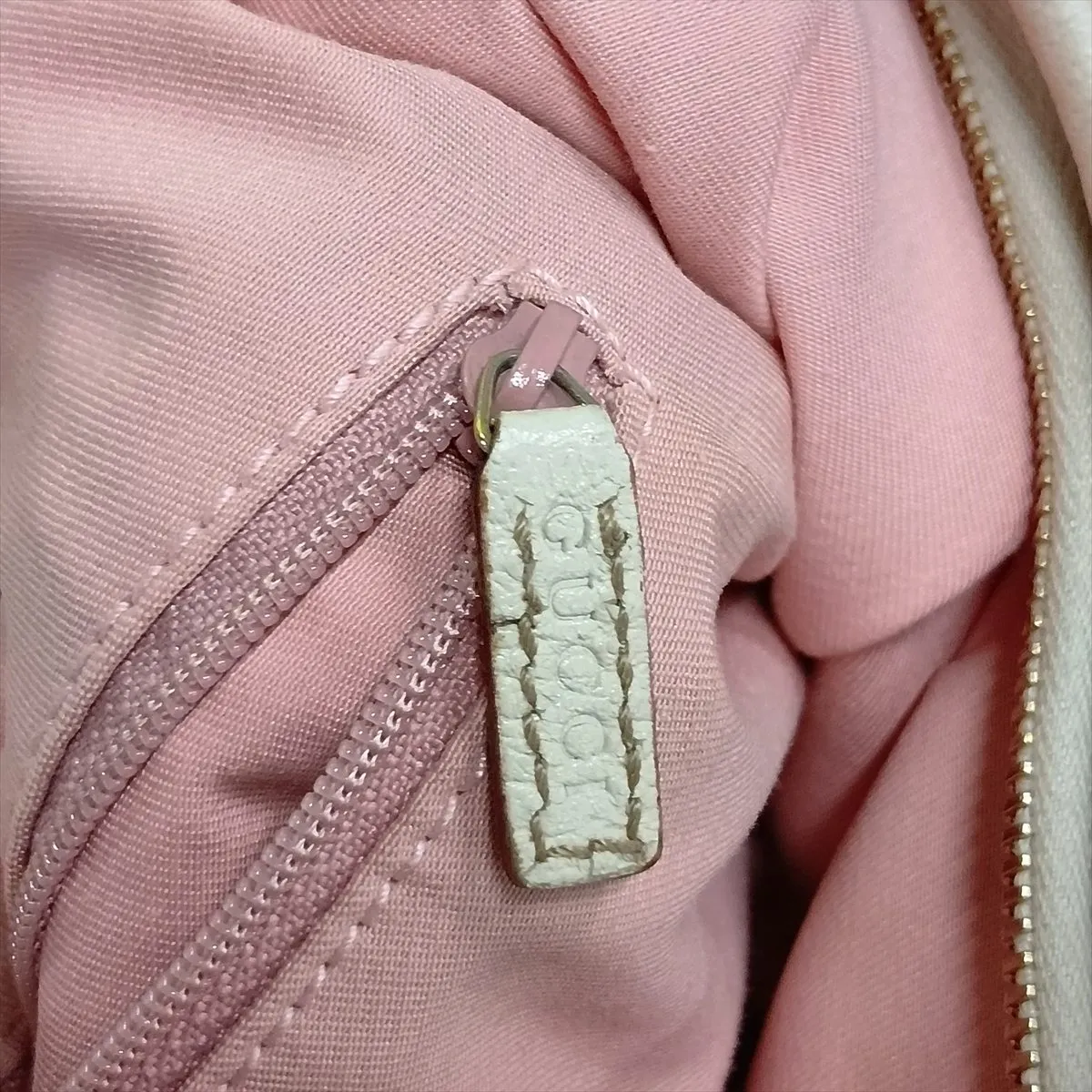 GG Canvas Shoulder Bag, Pink x White, 130738 — view 10