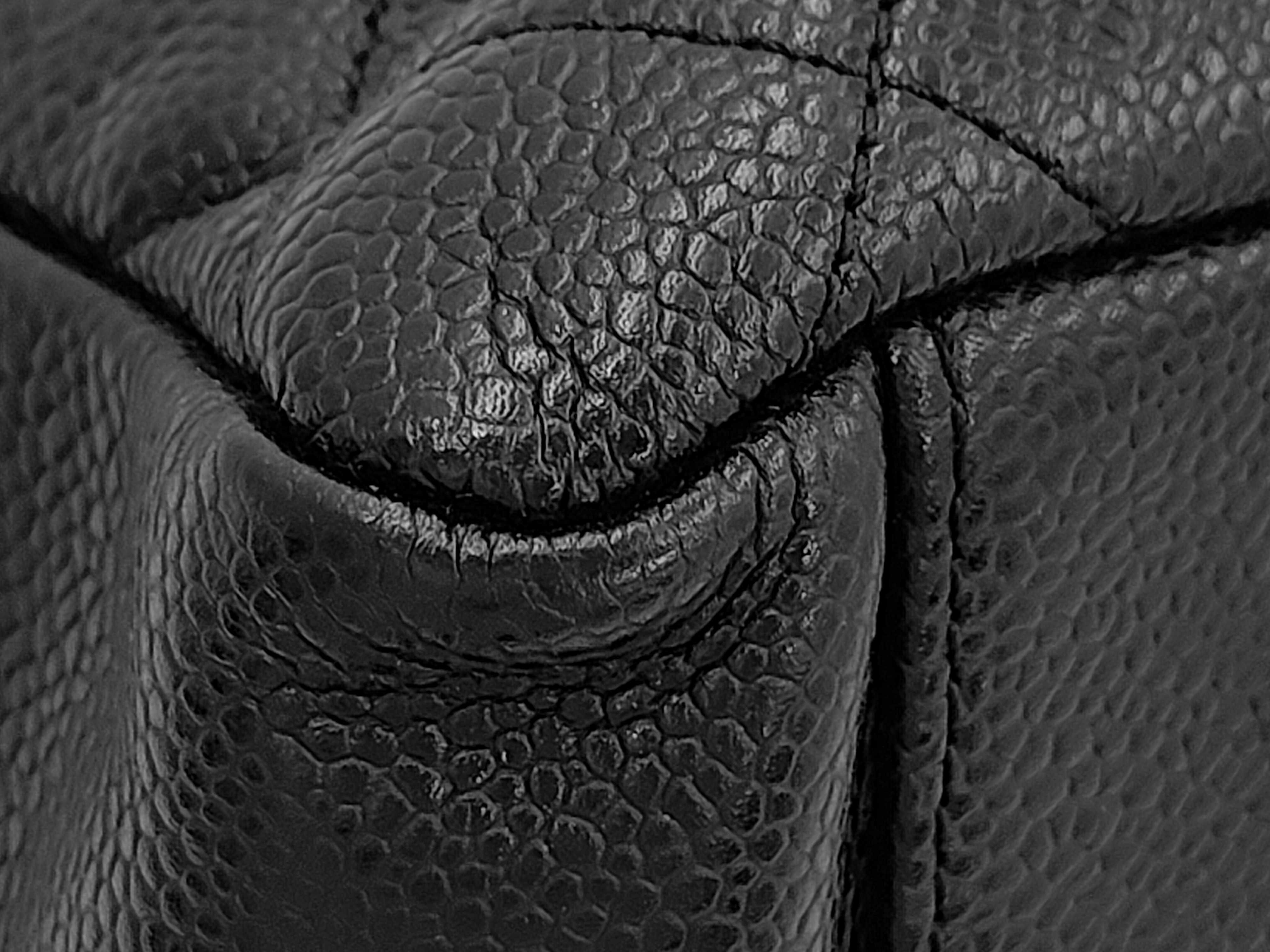 Caviar Skin Matelassé Chain Shoulder Tote Bag — view 4
