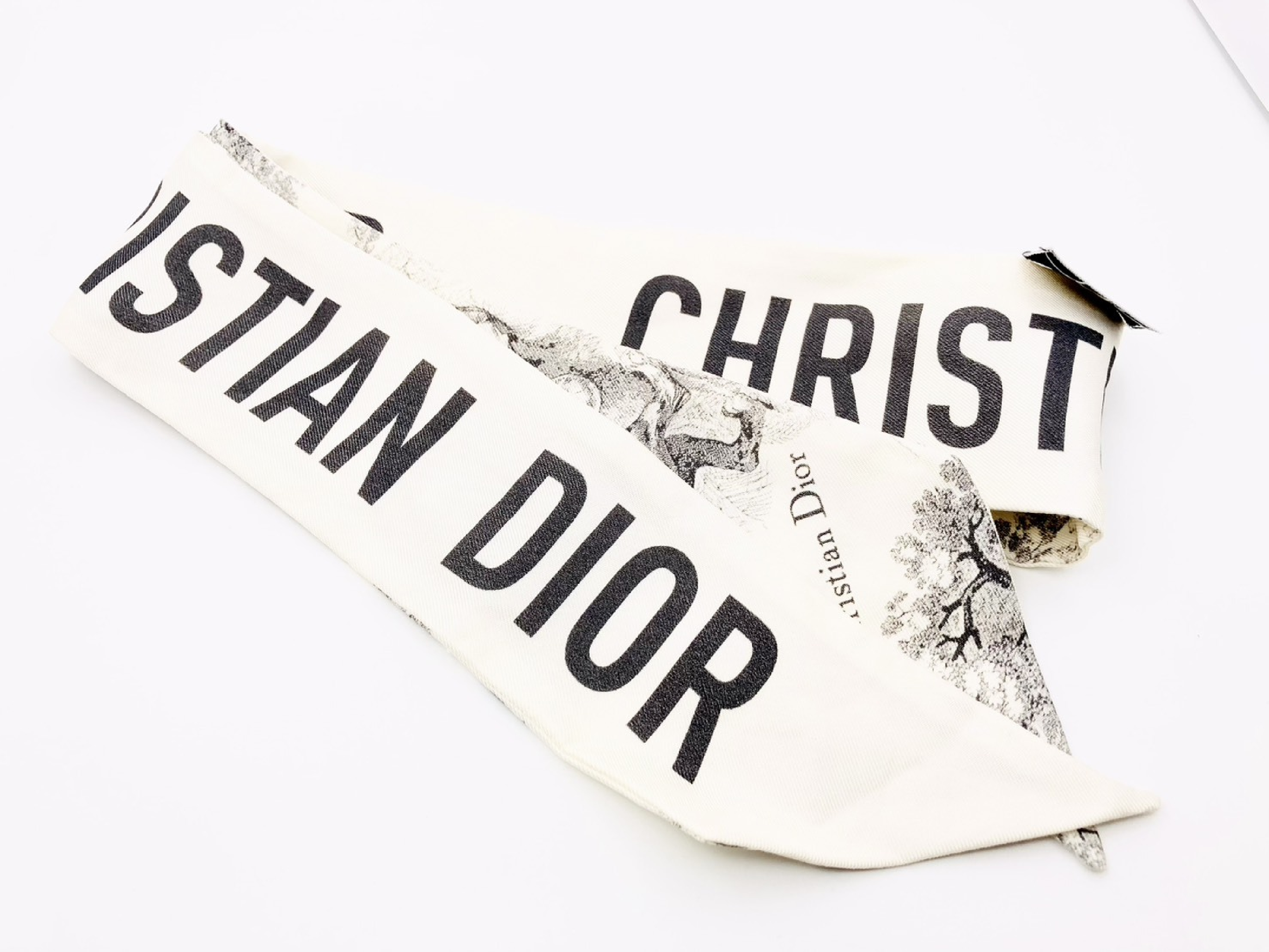 logo Toile de Jouy Mitzah twilly scarf, silk, ivory, with tag. Other accessories. — view 2