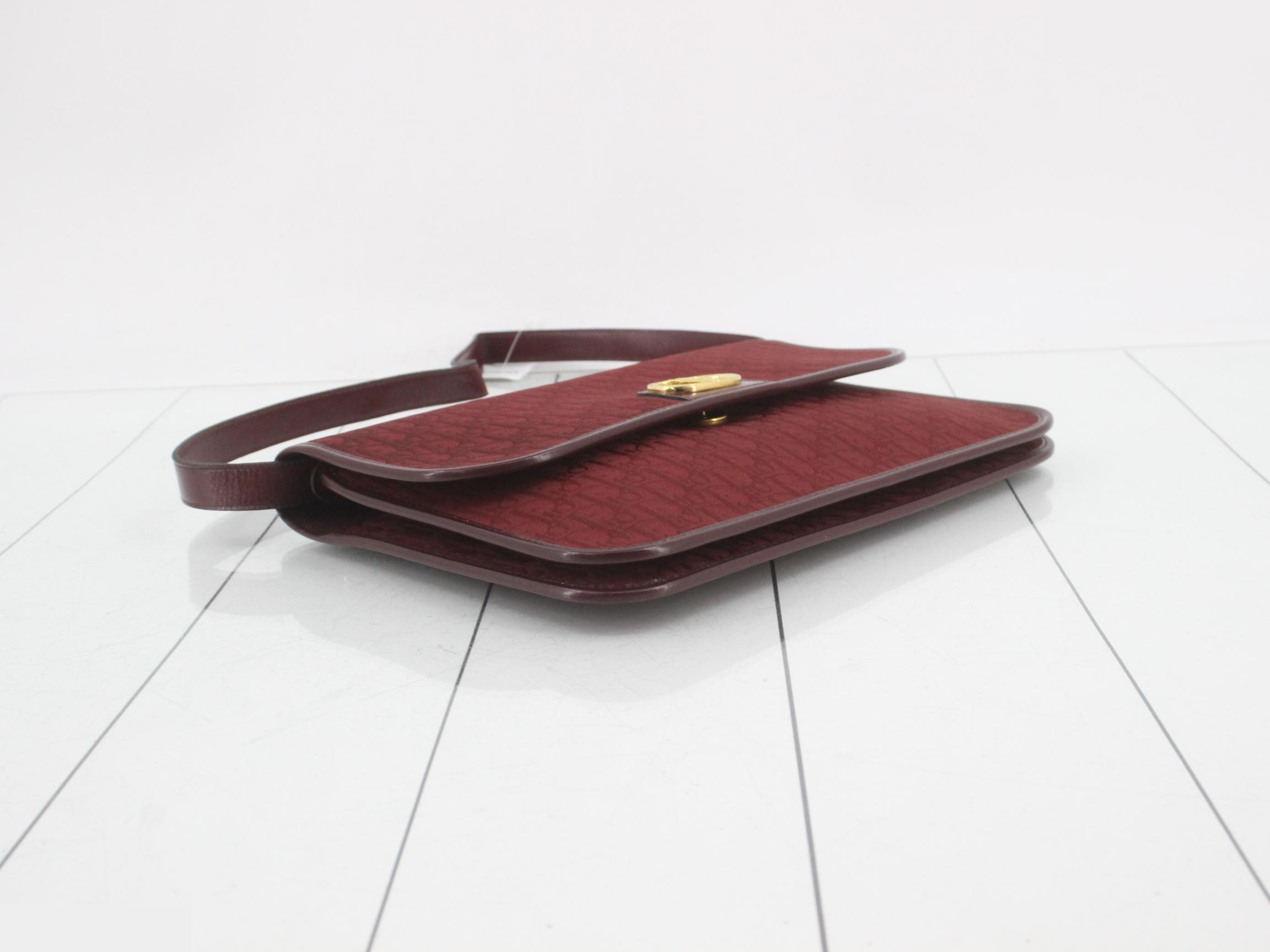 Trotter (bag) - Shoulder bag - Red — view 5