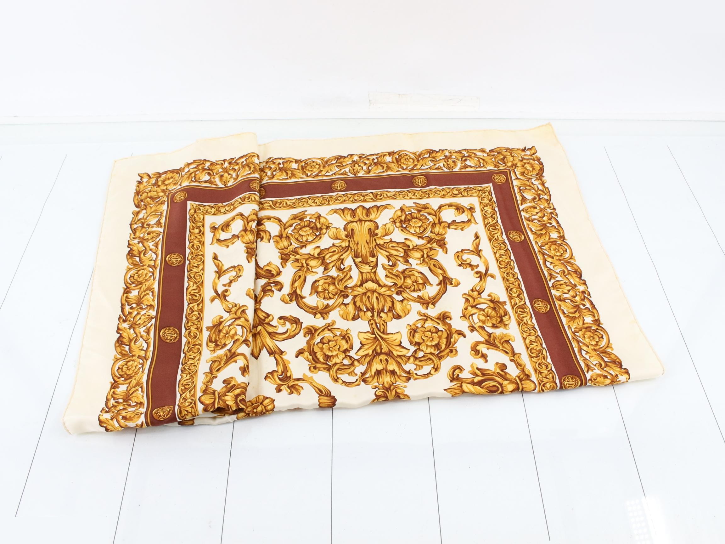 Other lines: Small items, accessories, scarves — view 3