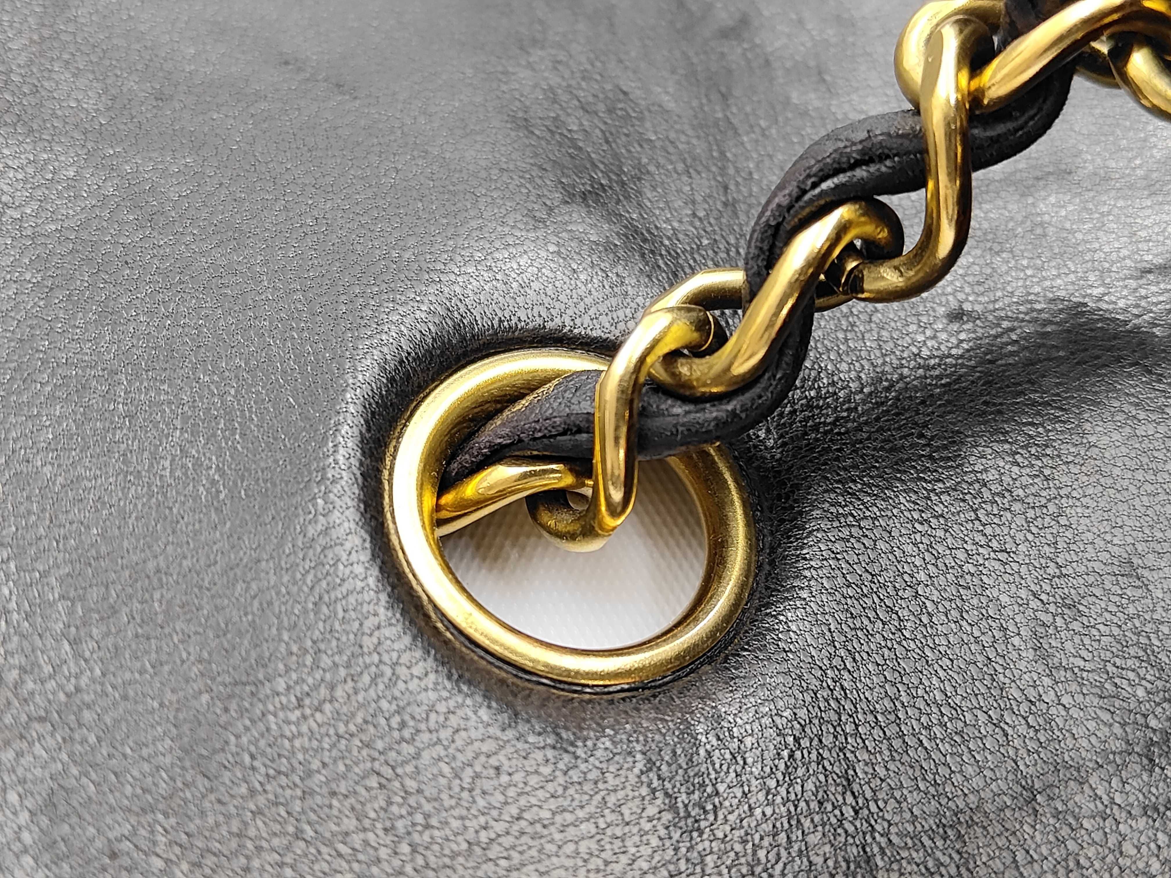 Diana 22 Single Chain Shoulder Bag (Serial Number 2) with Card and Seal — view 7