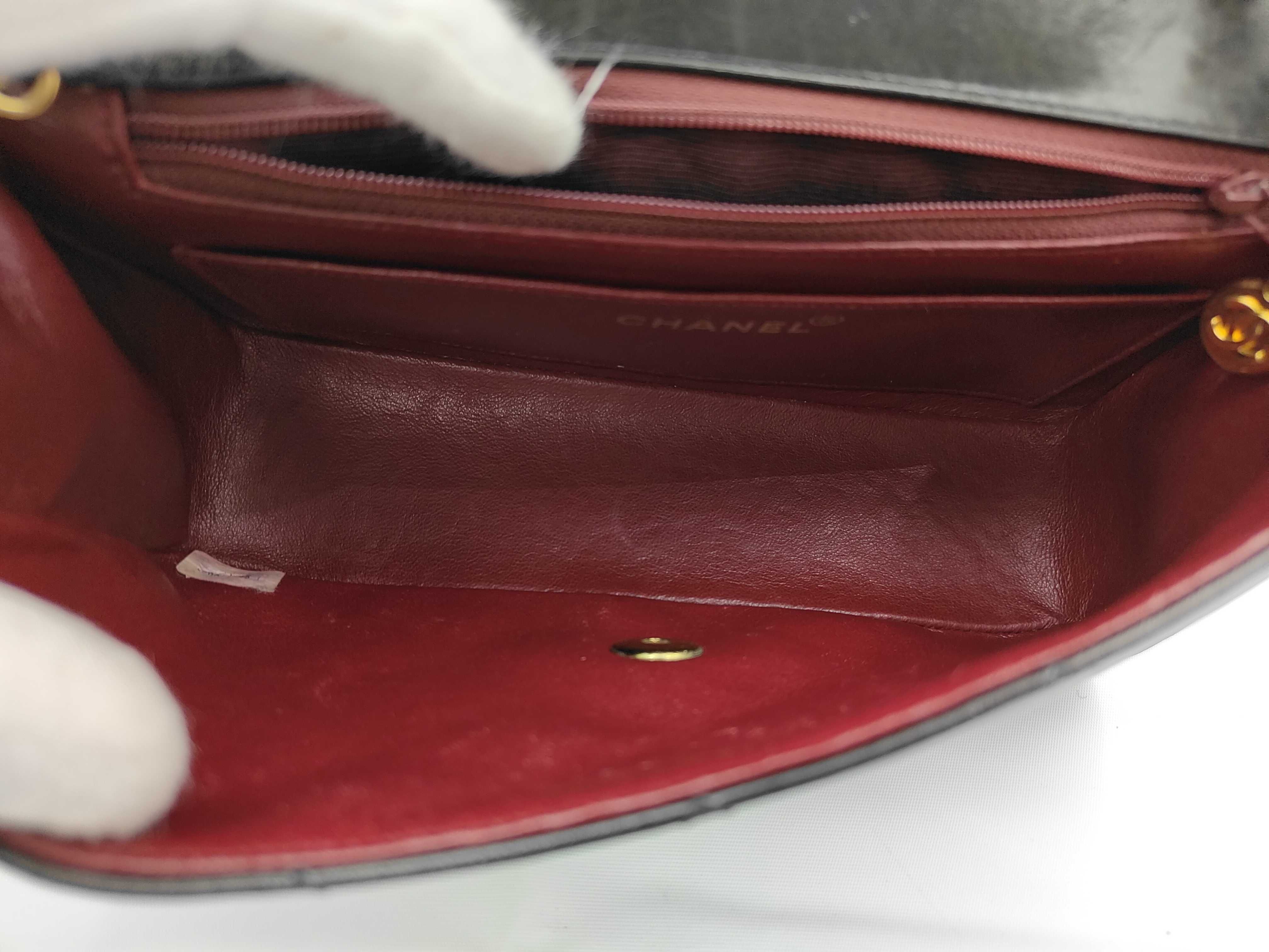 Diana 22 Single Chain Shoulder Bag (Serial Number 2) with Card and Seal — view 9