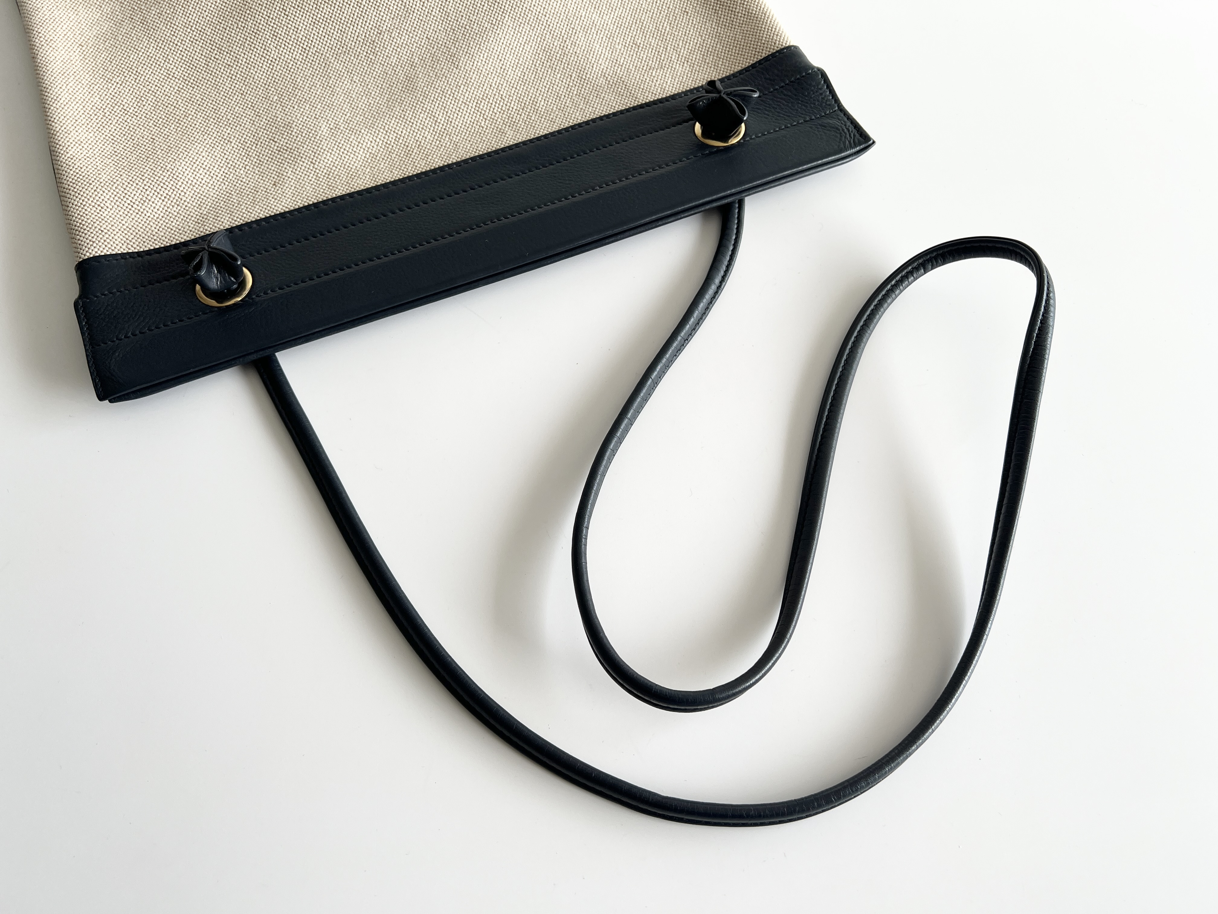 Flat Toile H & Box Bag, Toile H, Logo Embossed, L Stamp, Calf Leather, Canvas, Shoulder Bag, One-Shoulder Bag — view 3
