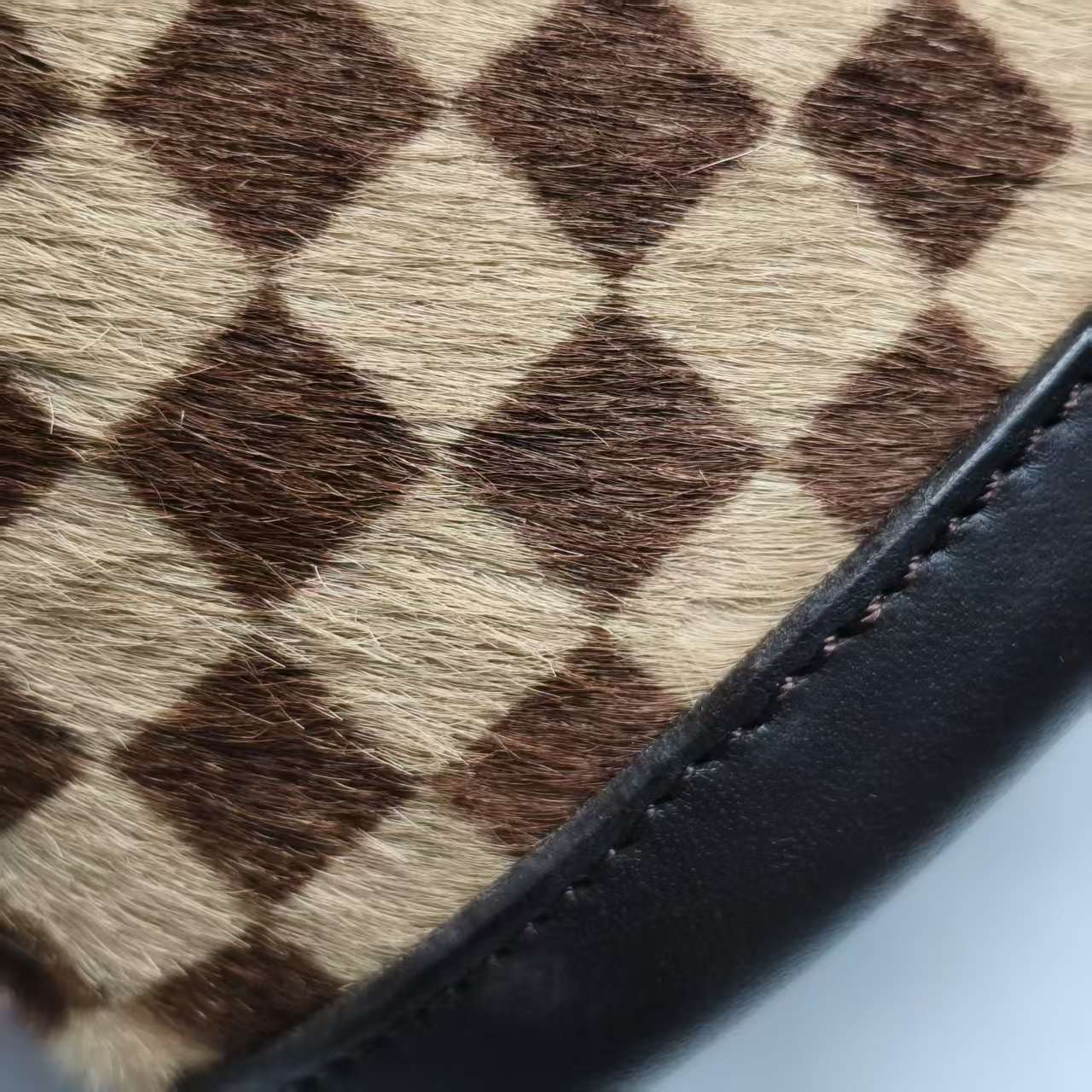 【*Shipped from: China*】LOUIS VUITTON Pony Hair Handbag — view 9