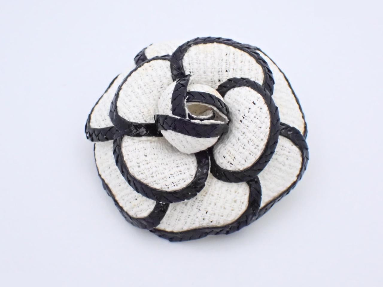 Camellia tweed brooch/corsage