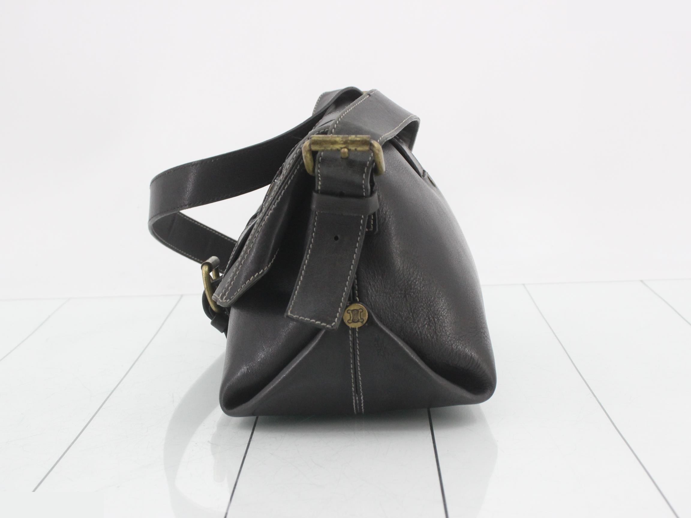 shoulder bag, leather, black, Triomphe hardware. — view 3