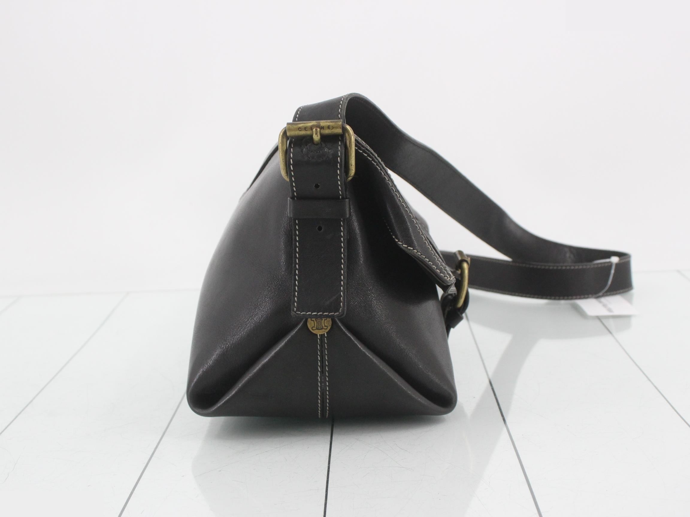 shoulder bag, leather, black, Triomphe hardware. — view 4