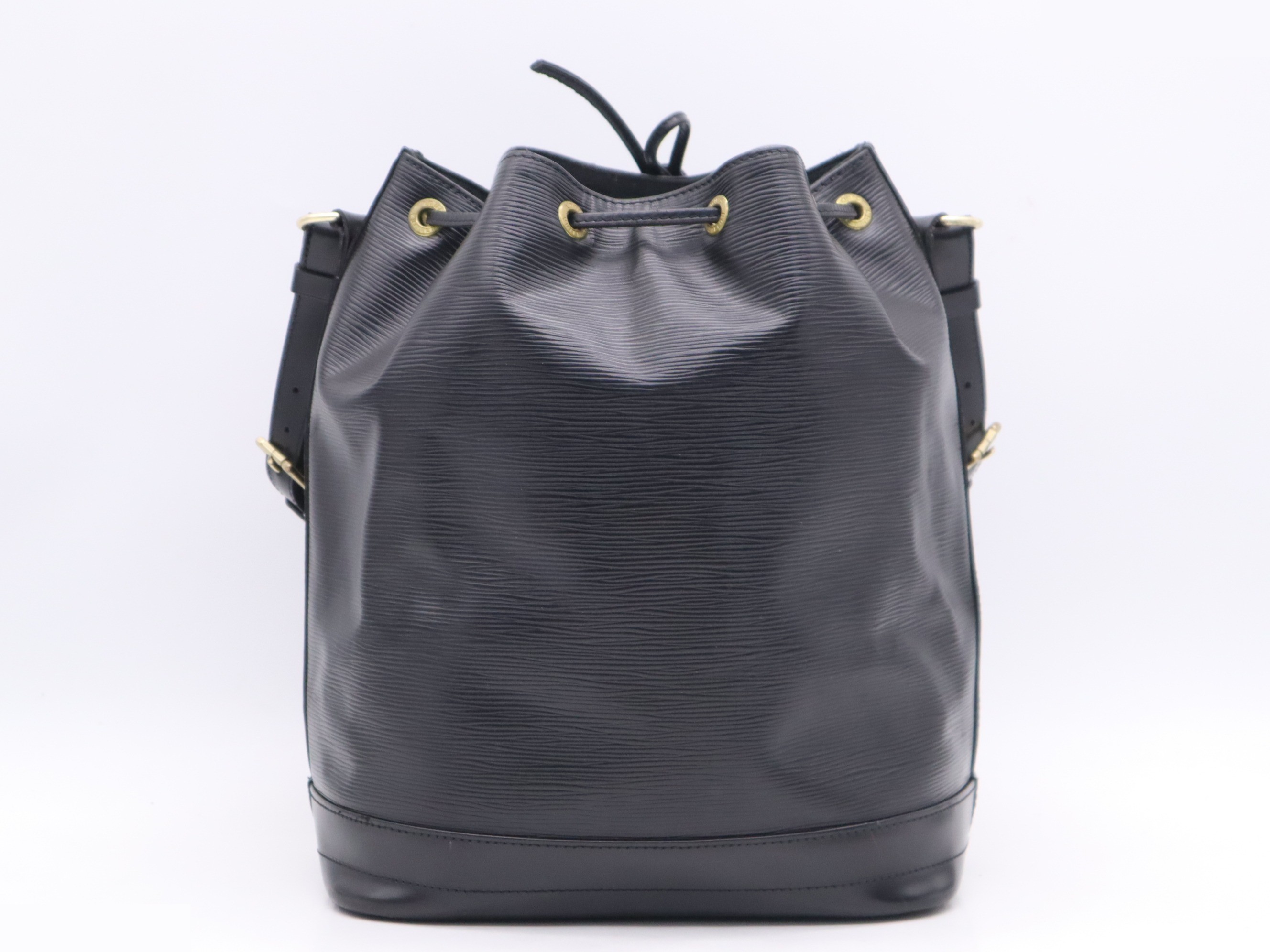 Noé Noir — view 2