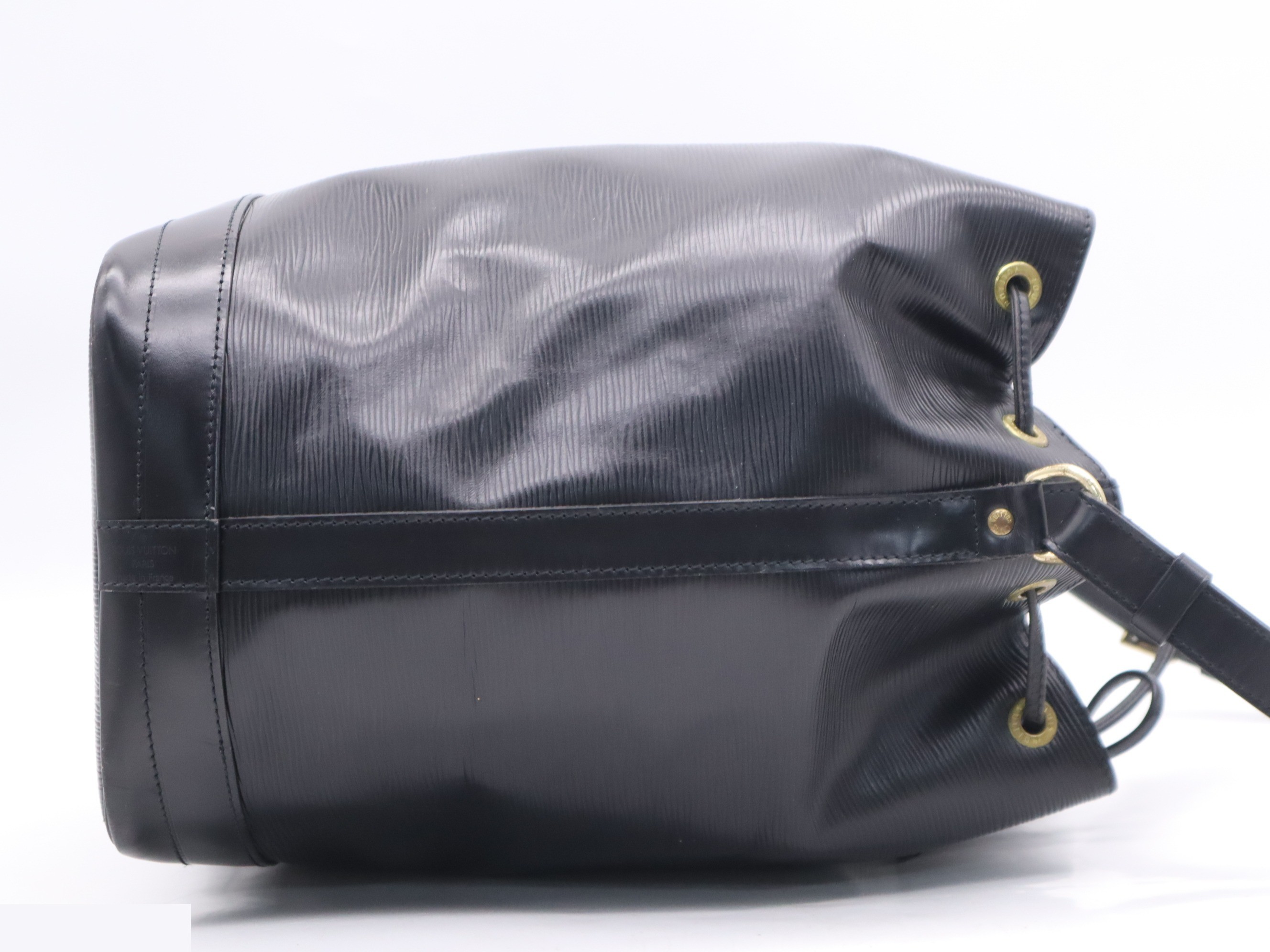Noé Noir — view 5