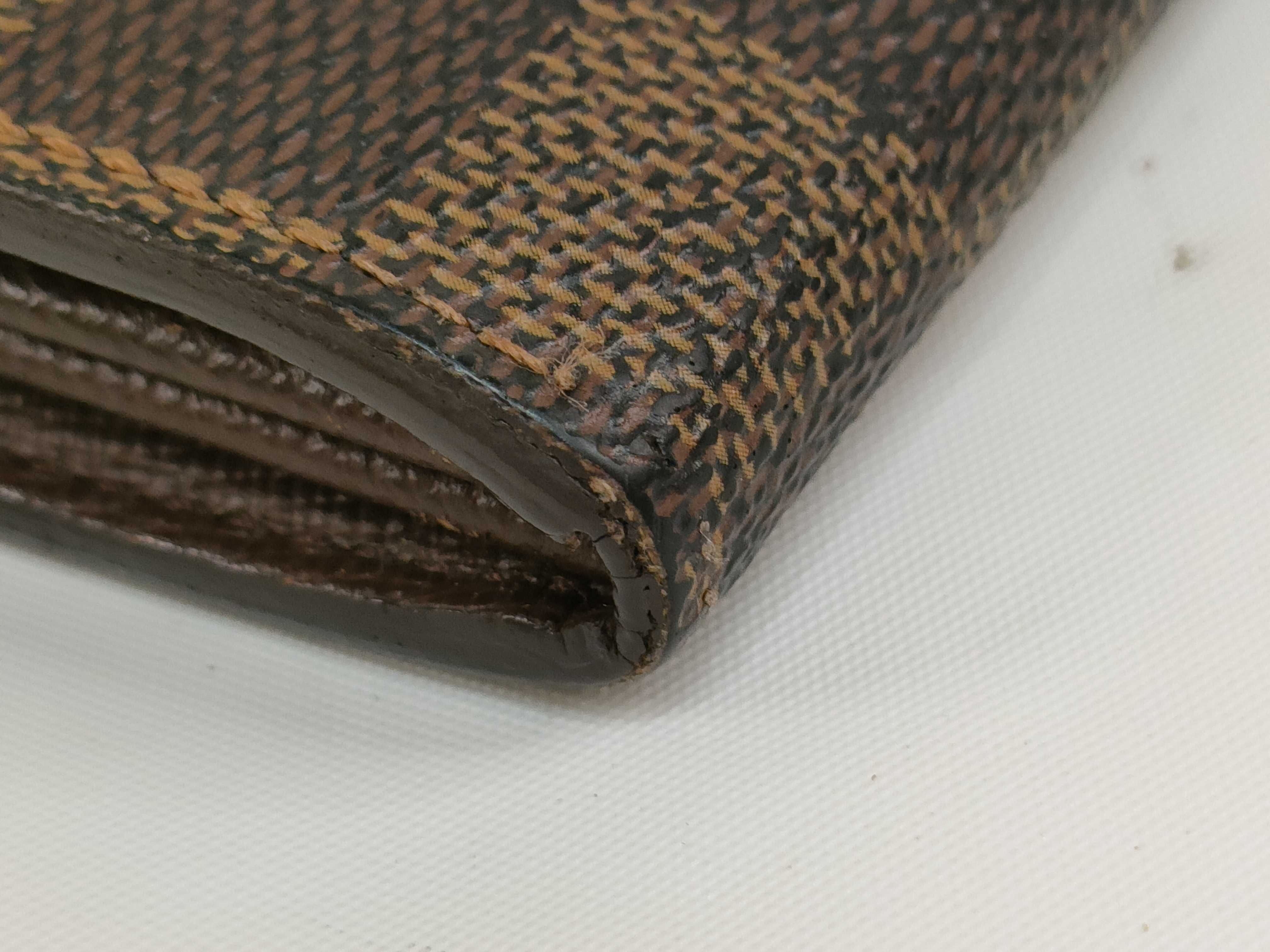 Damier Louis Vuitton Damier Wallet — view 3