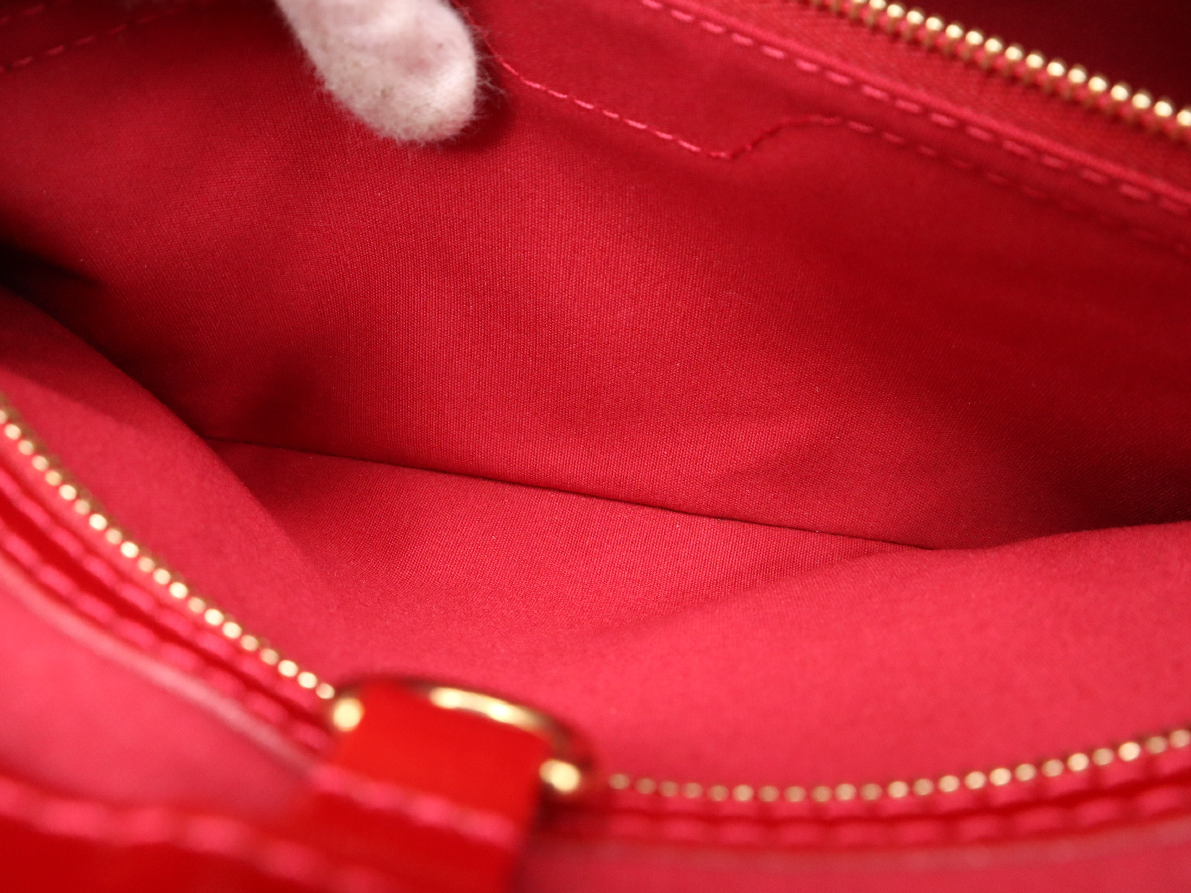 M93642 Vernis Wilshire PM Handbag — view 12