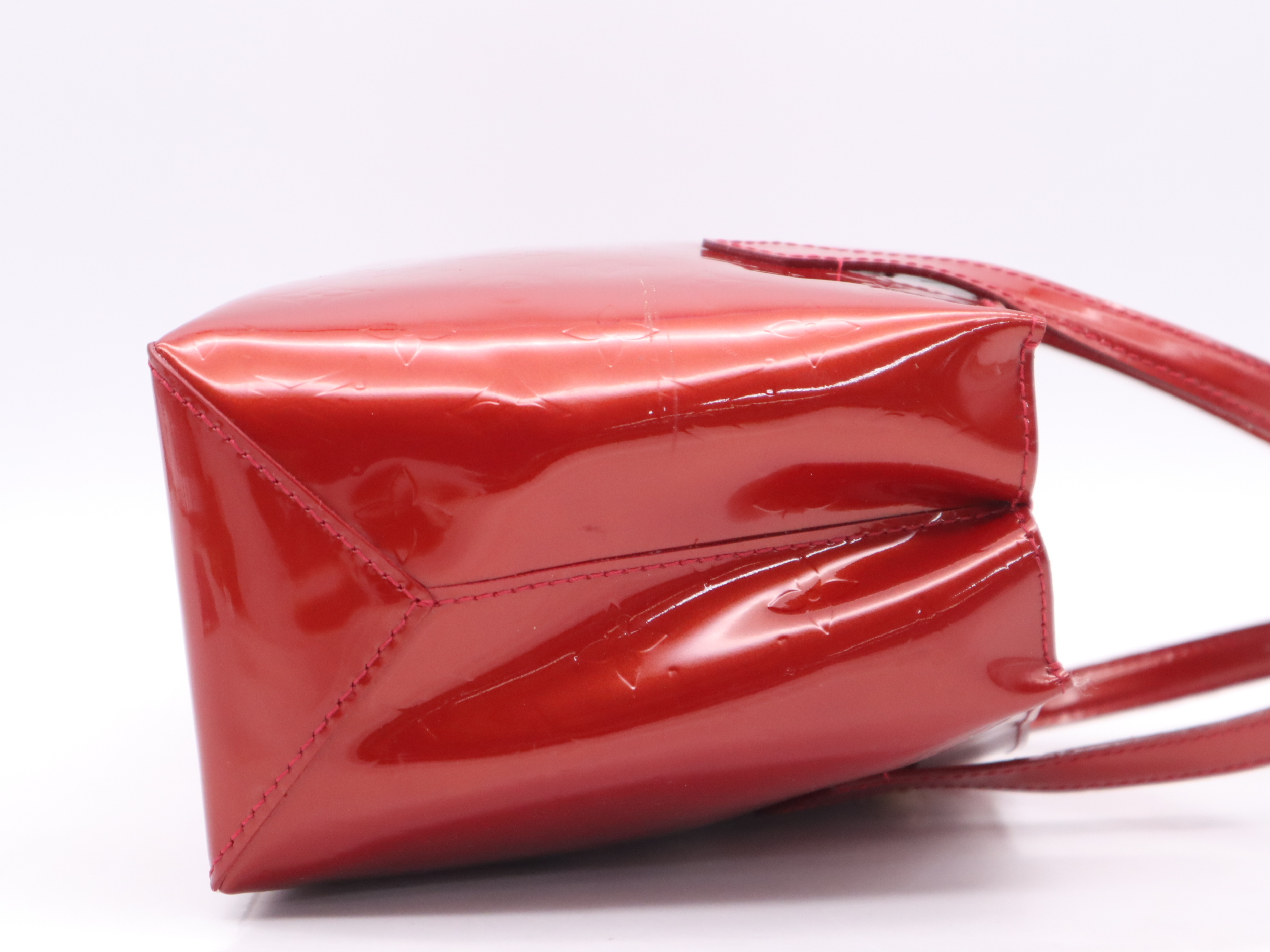 M93642 Vernis Wilshire PM Handbag — view 5