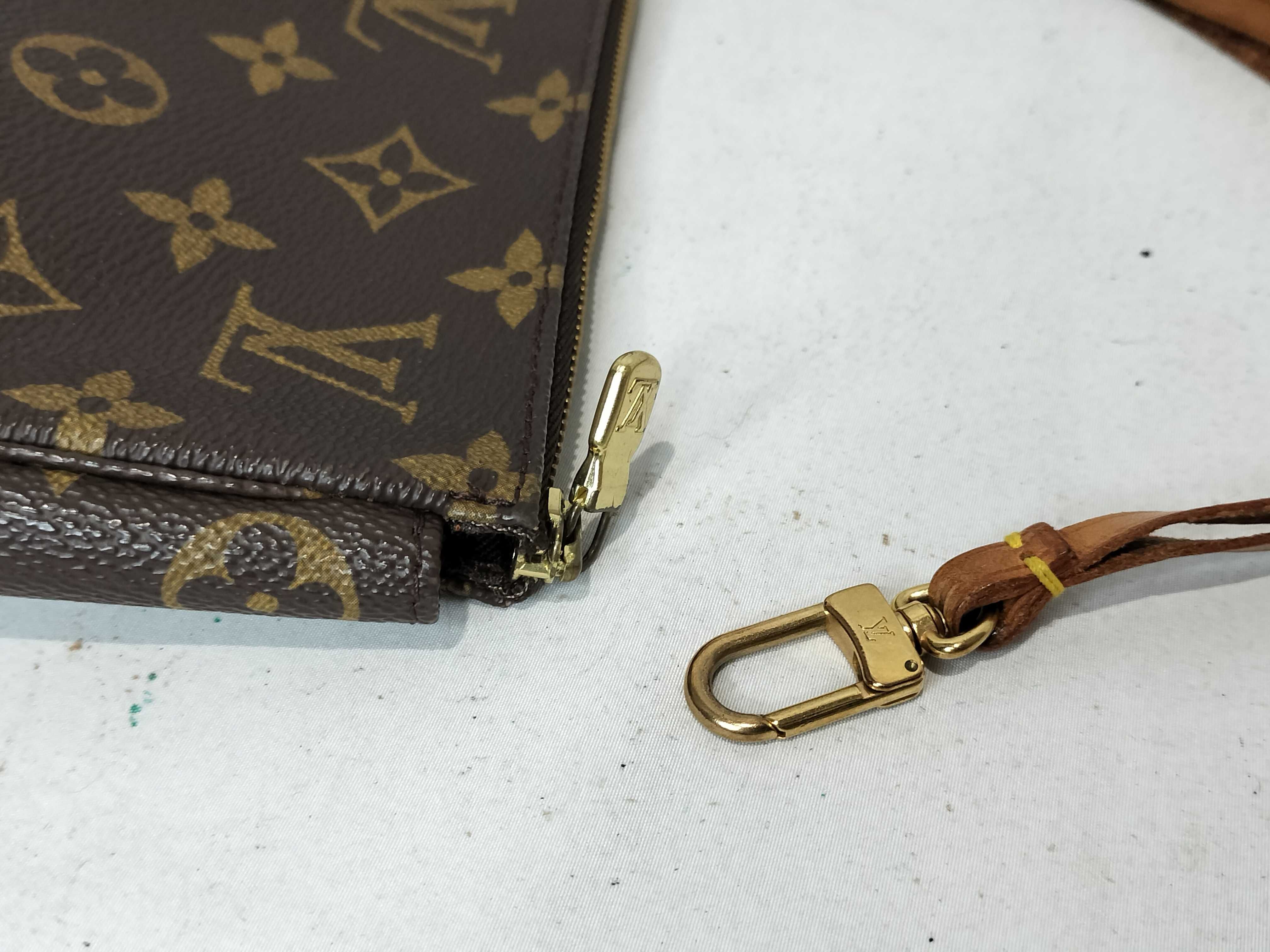 Monogram Accessoires AR0958 Handbag — view 5