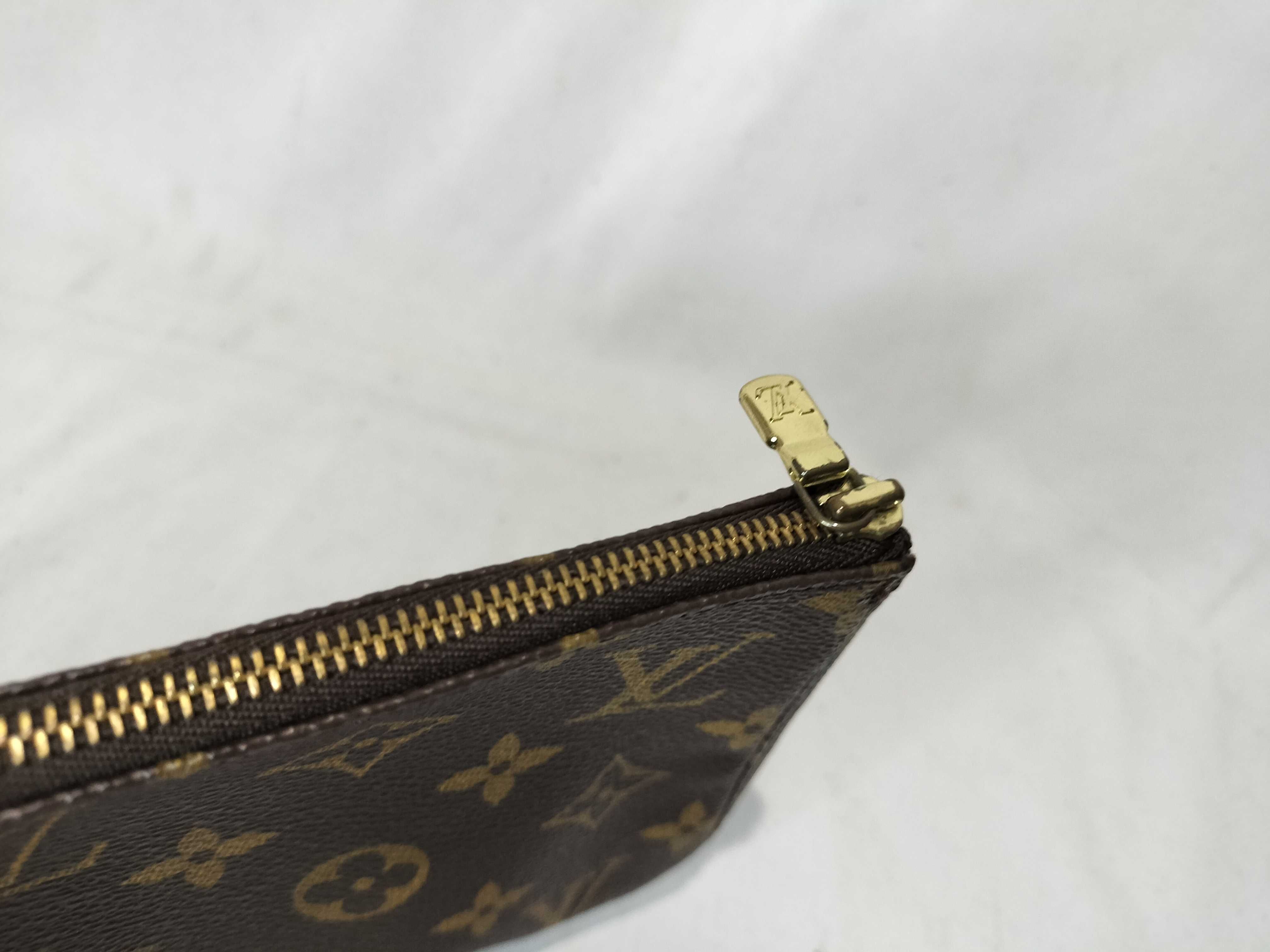 Monogram Accessoires AR0958 Handbag — view 8