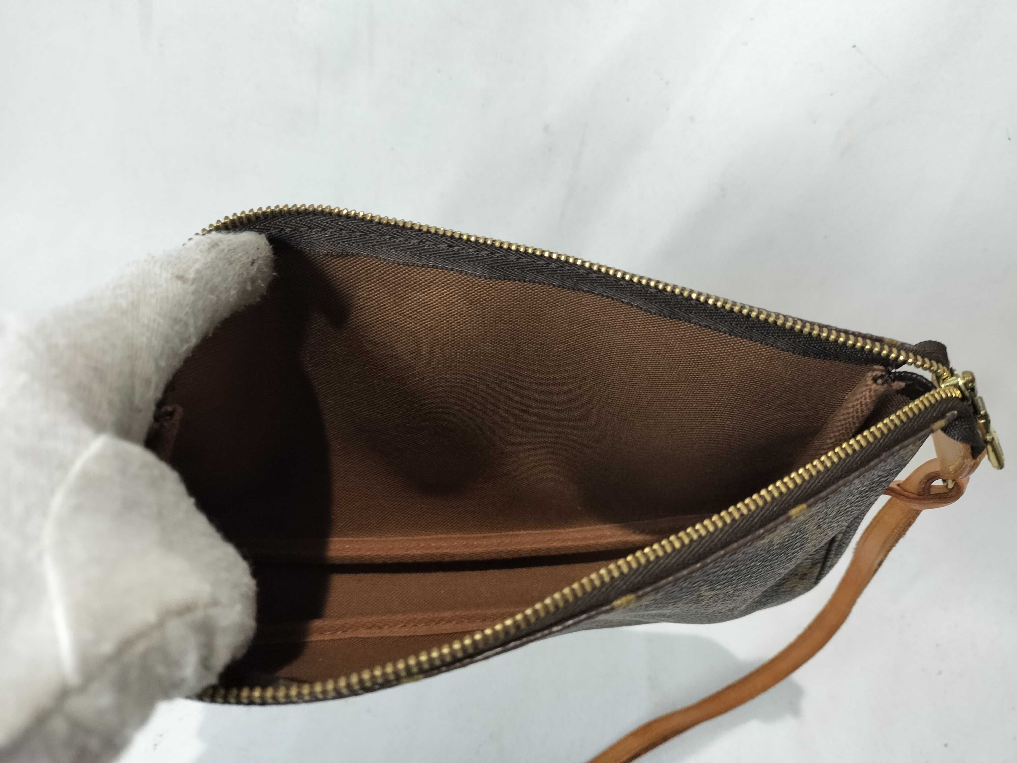 Monogram Accessoires AR0958 Handbag — view 10