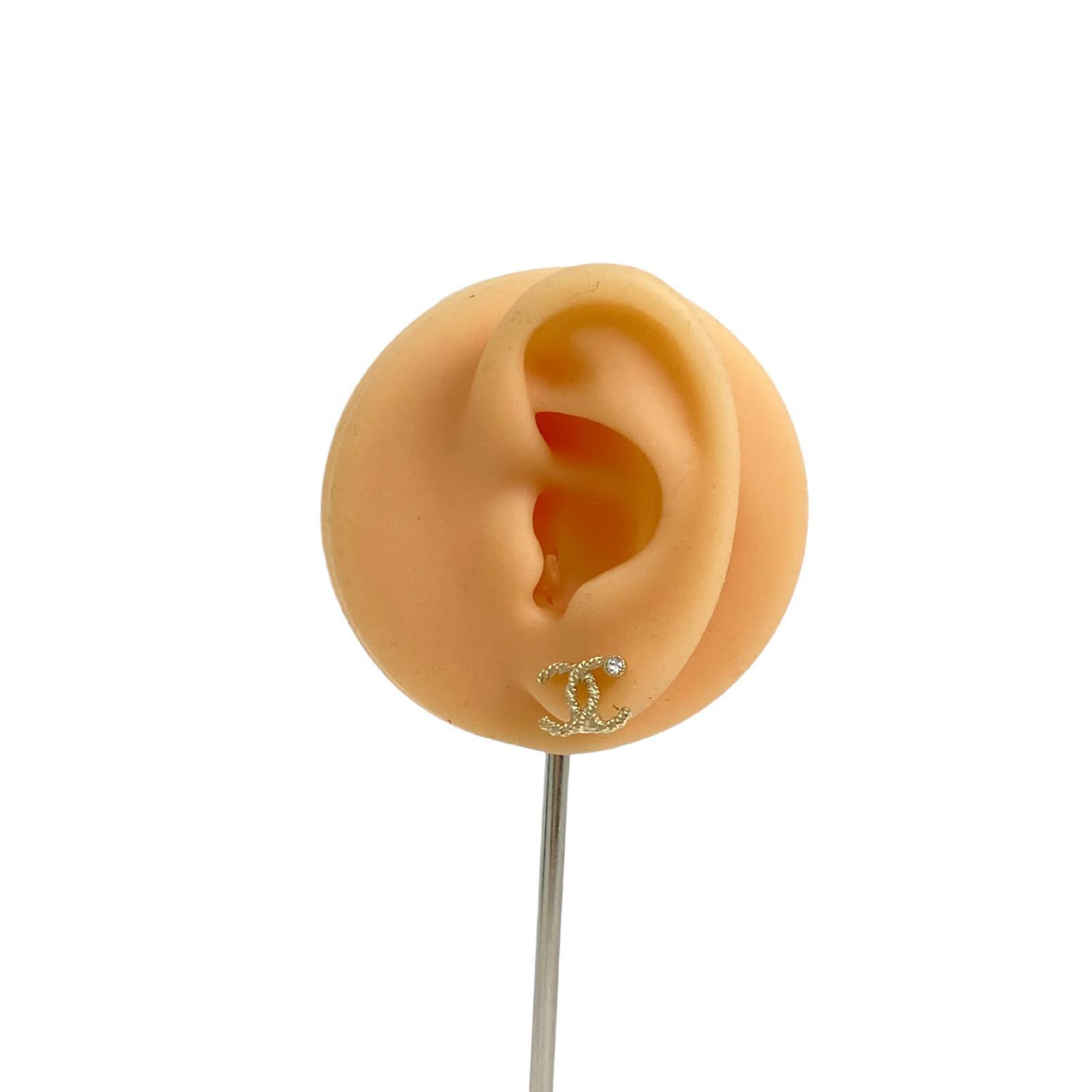 【*Shipped from: Hong Kong*】CHANEL ( ) Gold-colored Metal Coco Mark A19B Earrings — view 3