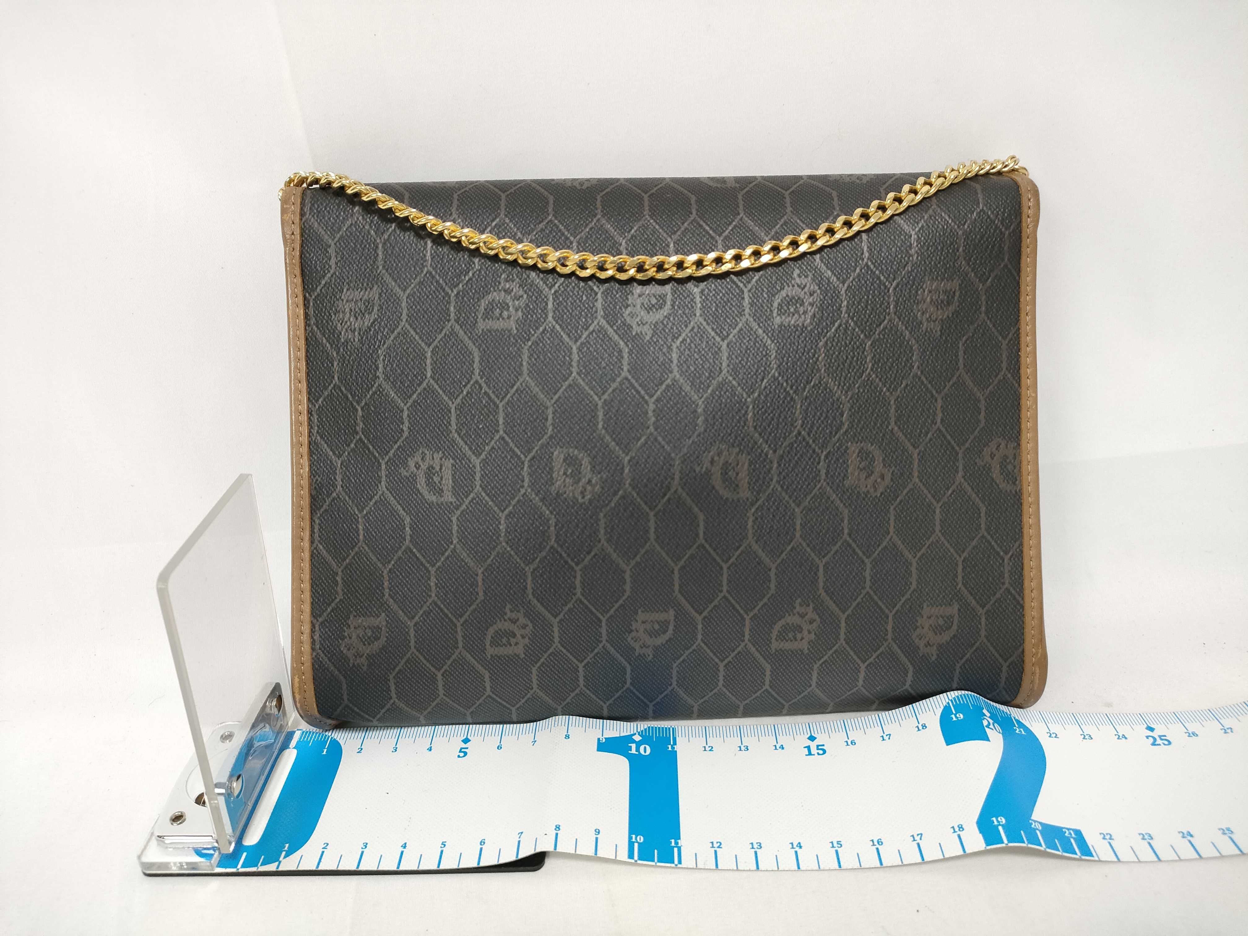 Honeycomb Pattern Shoulder Bag Chain Shoulder Bag — view 2