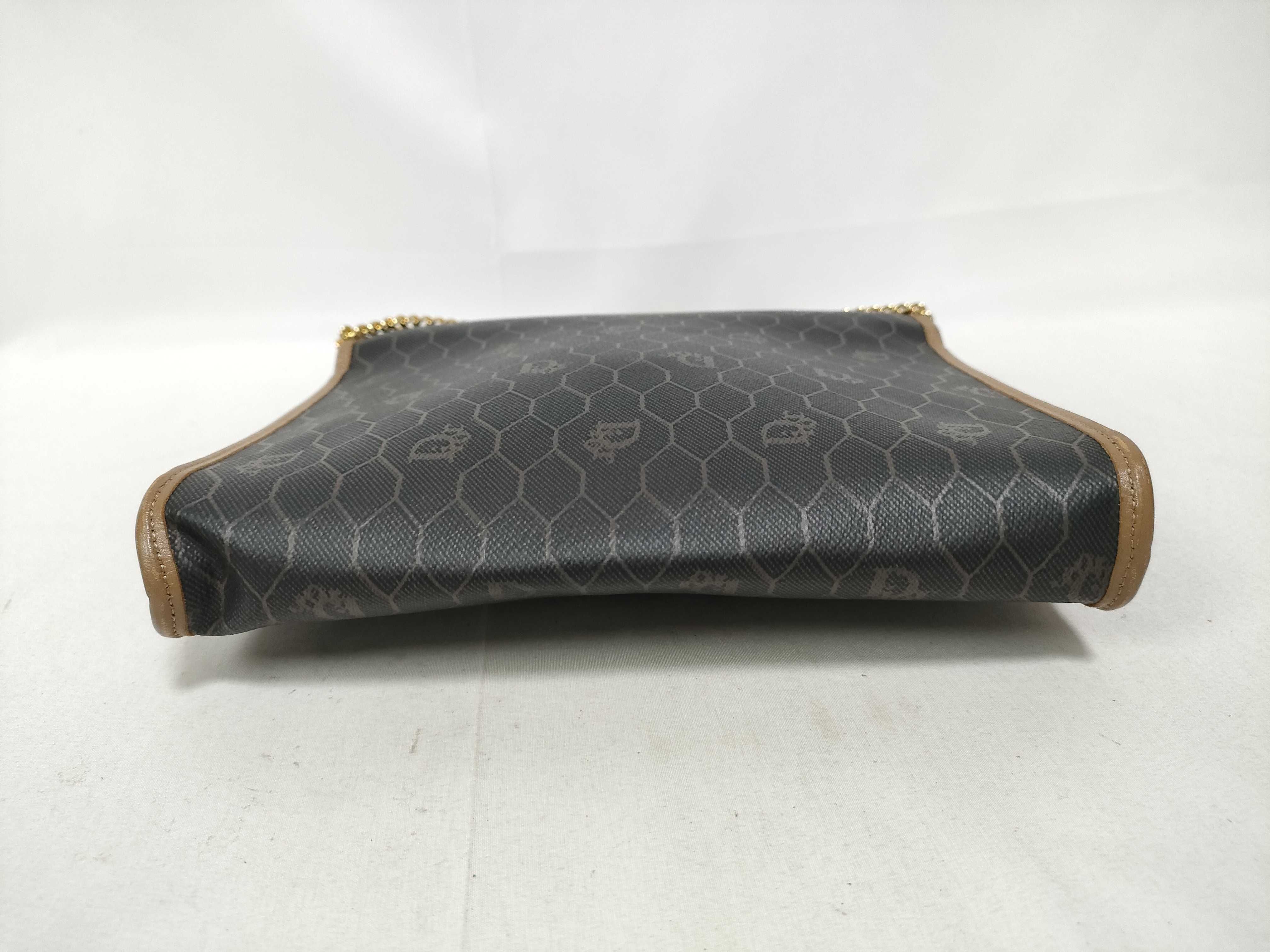 Honeycomb Pattern Shoulder Bag Chain Shoulder Bag — view 3