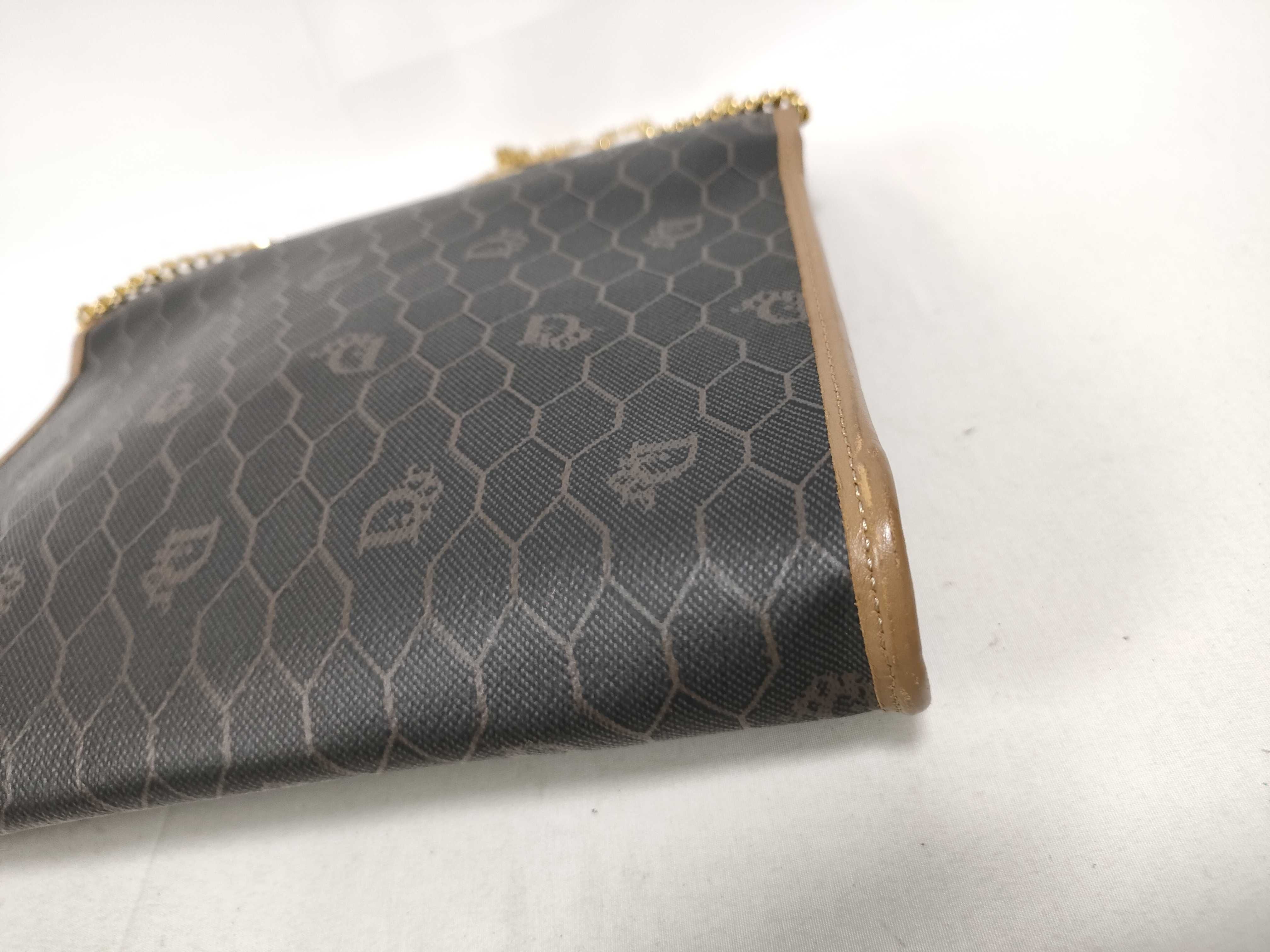 Honeycomb Pattern Shoulder Bag Chain Shoulder Bag — view 4