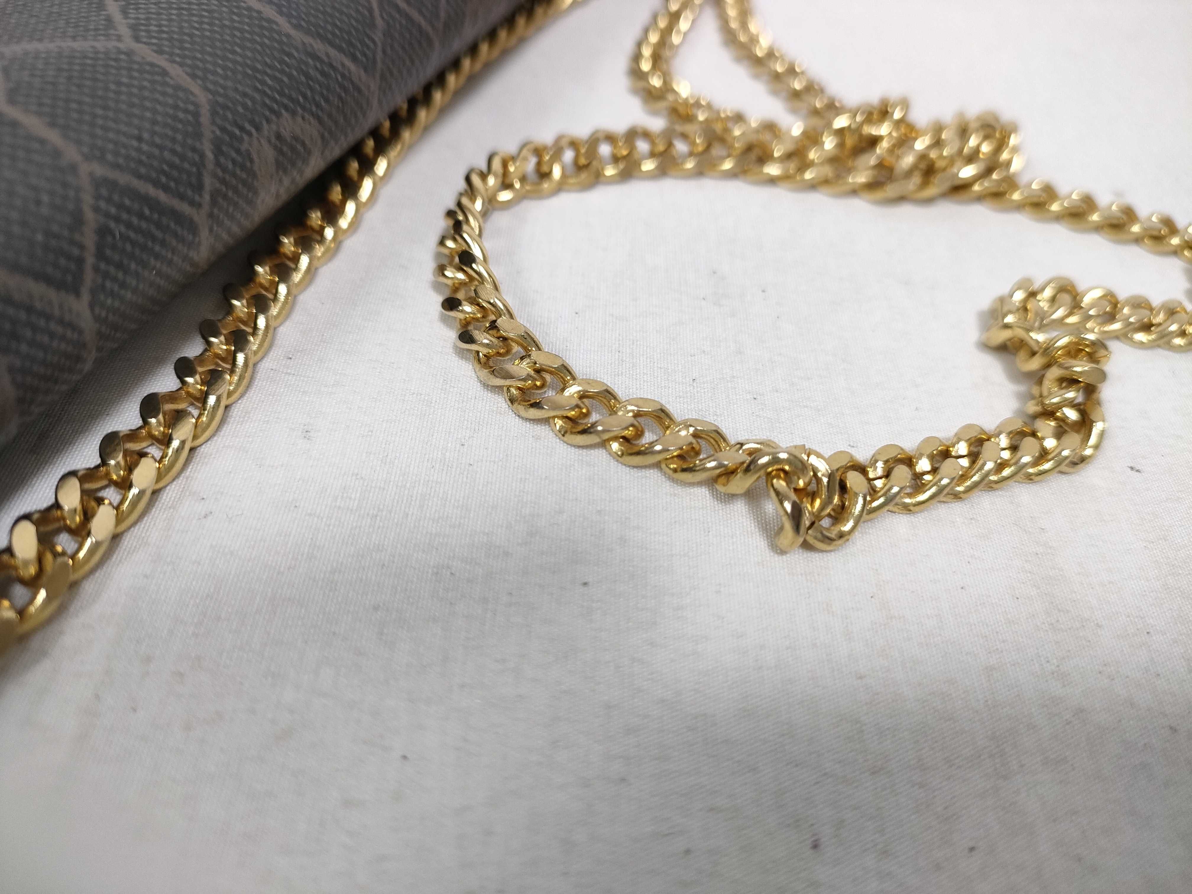 Honeycomb Pattern Shoulder Bag Chain Shoulder Bag — view 7
