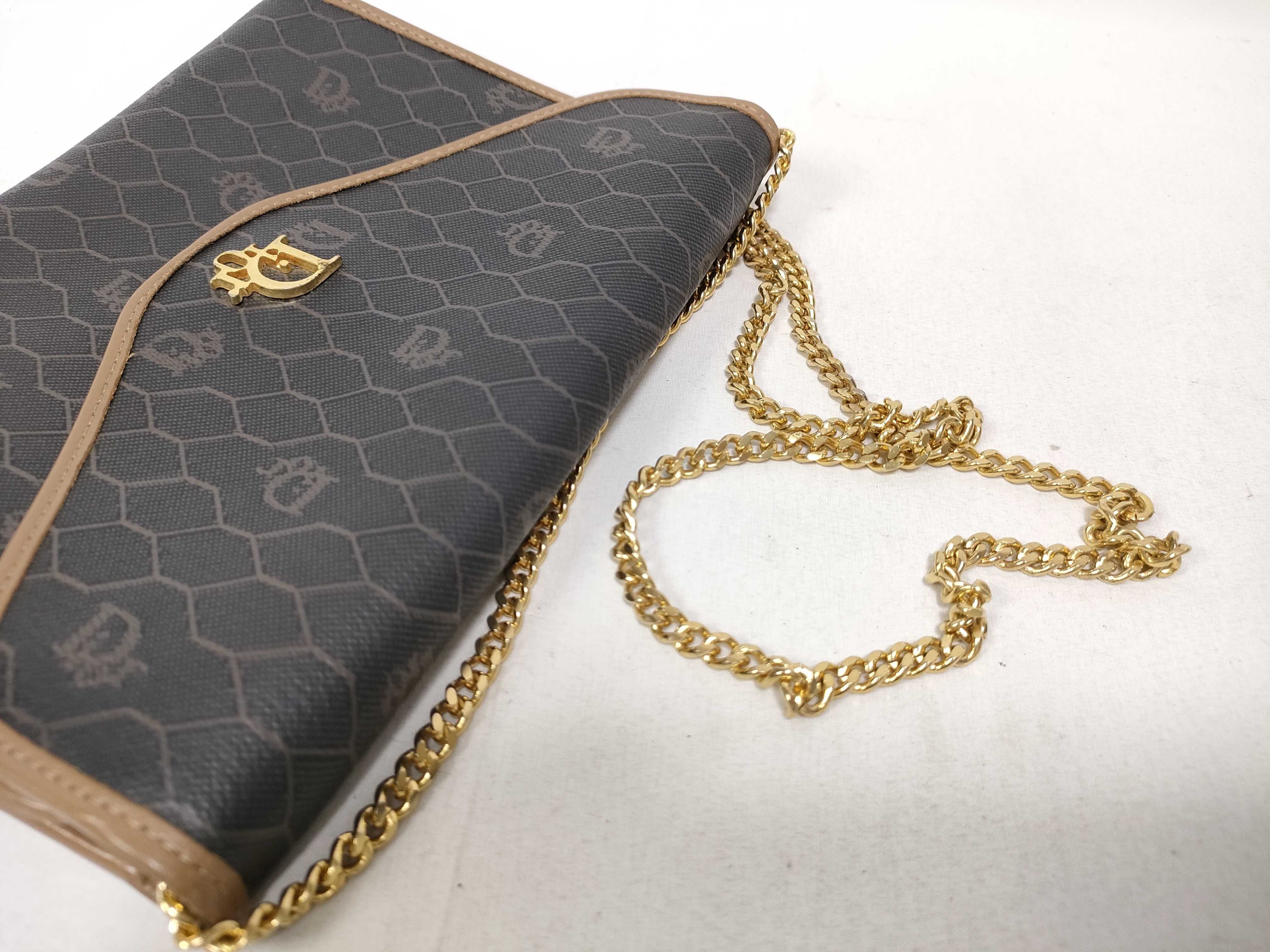 Honeycomb Pattern Shoulder Bag Chain Shoulder Bag — view 8