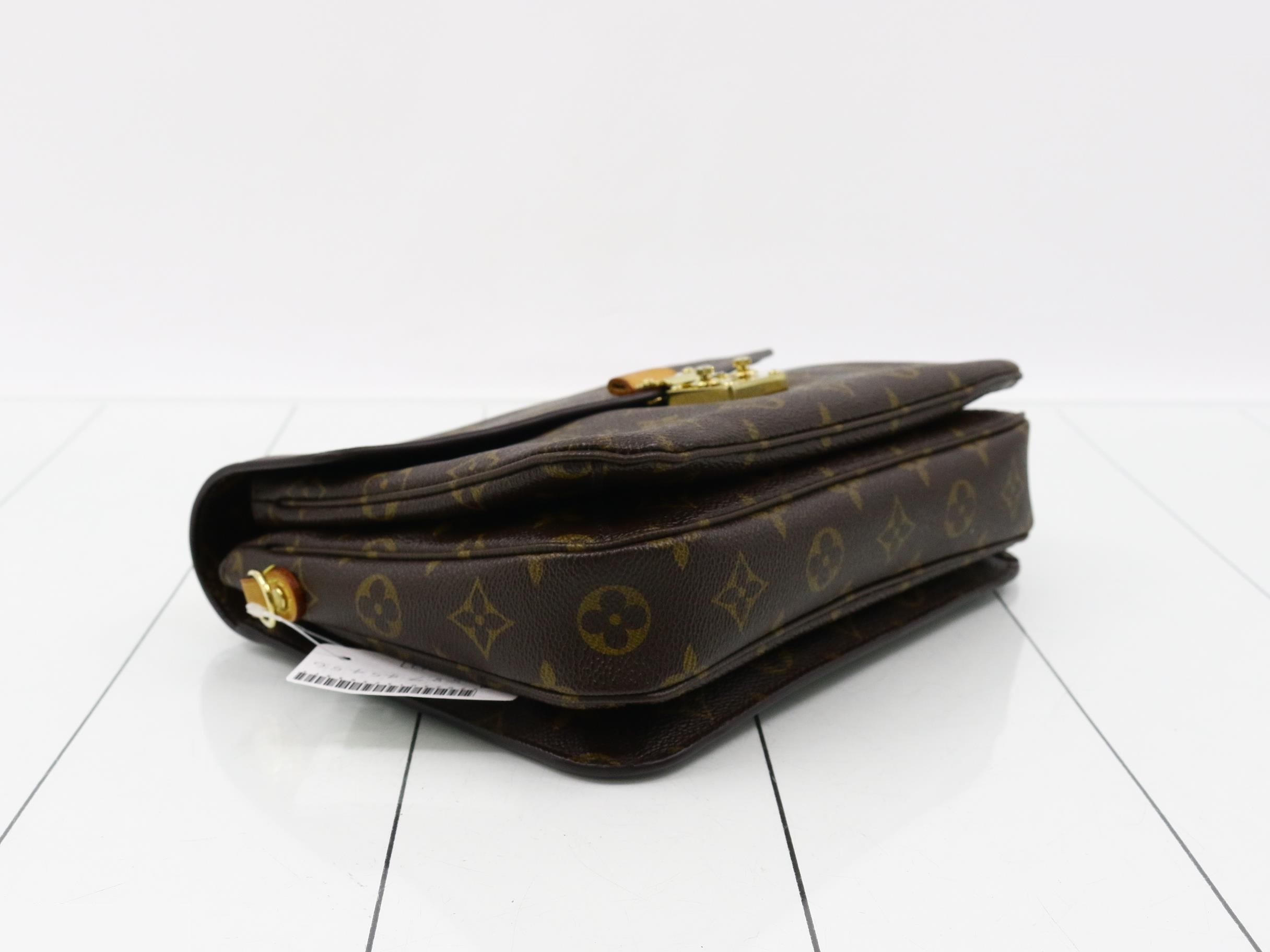 Monogram Pochette Metis MM 2-Way Handbag — view 5