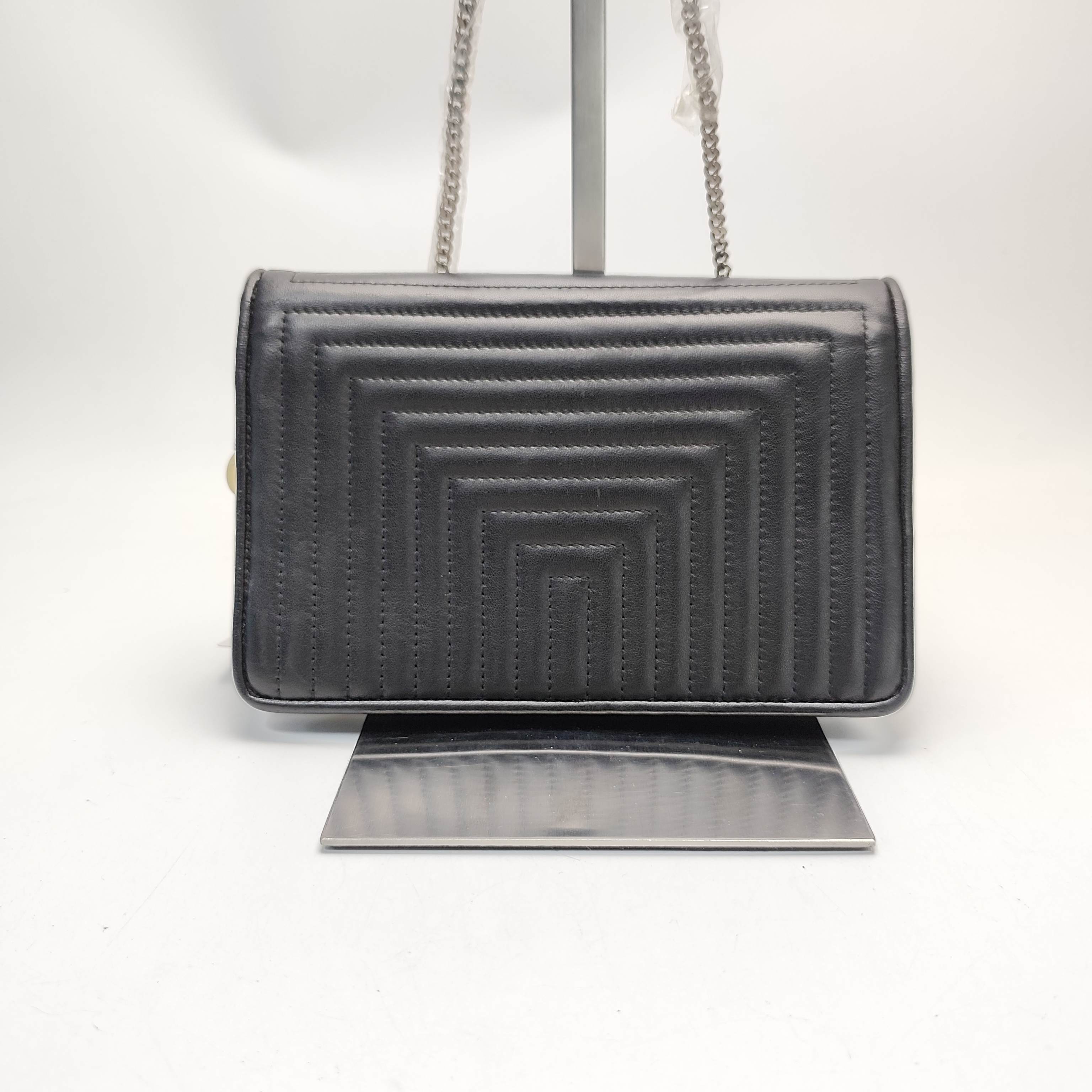 【*Shipped from: China*】FENDI Leather Shoulder Bag — view 2