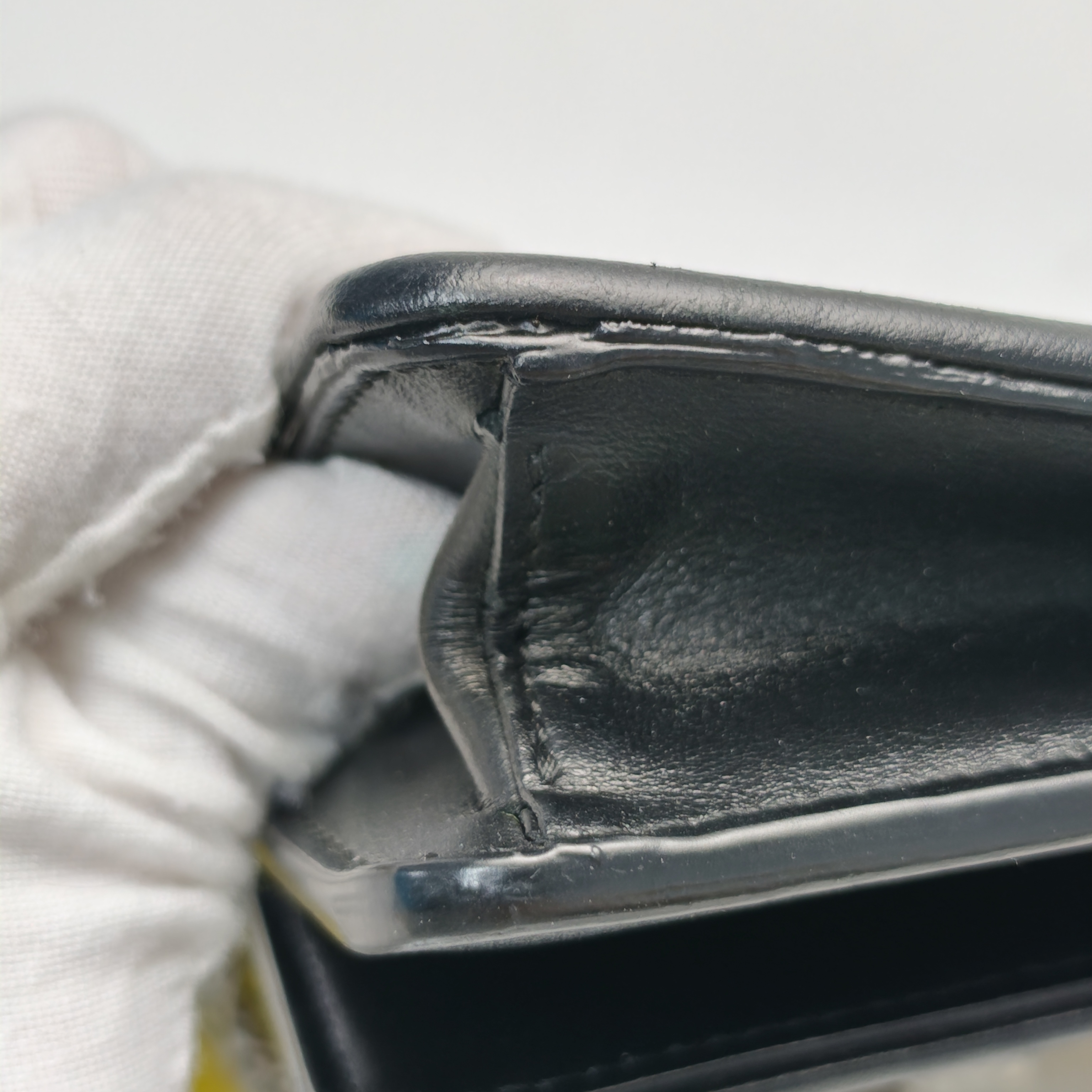【*Shipped from: China*】FENDI Leather Shoulder Bag — view 9