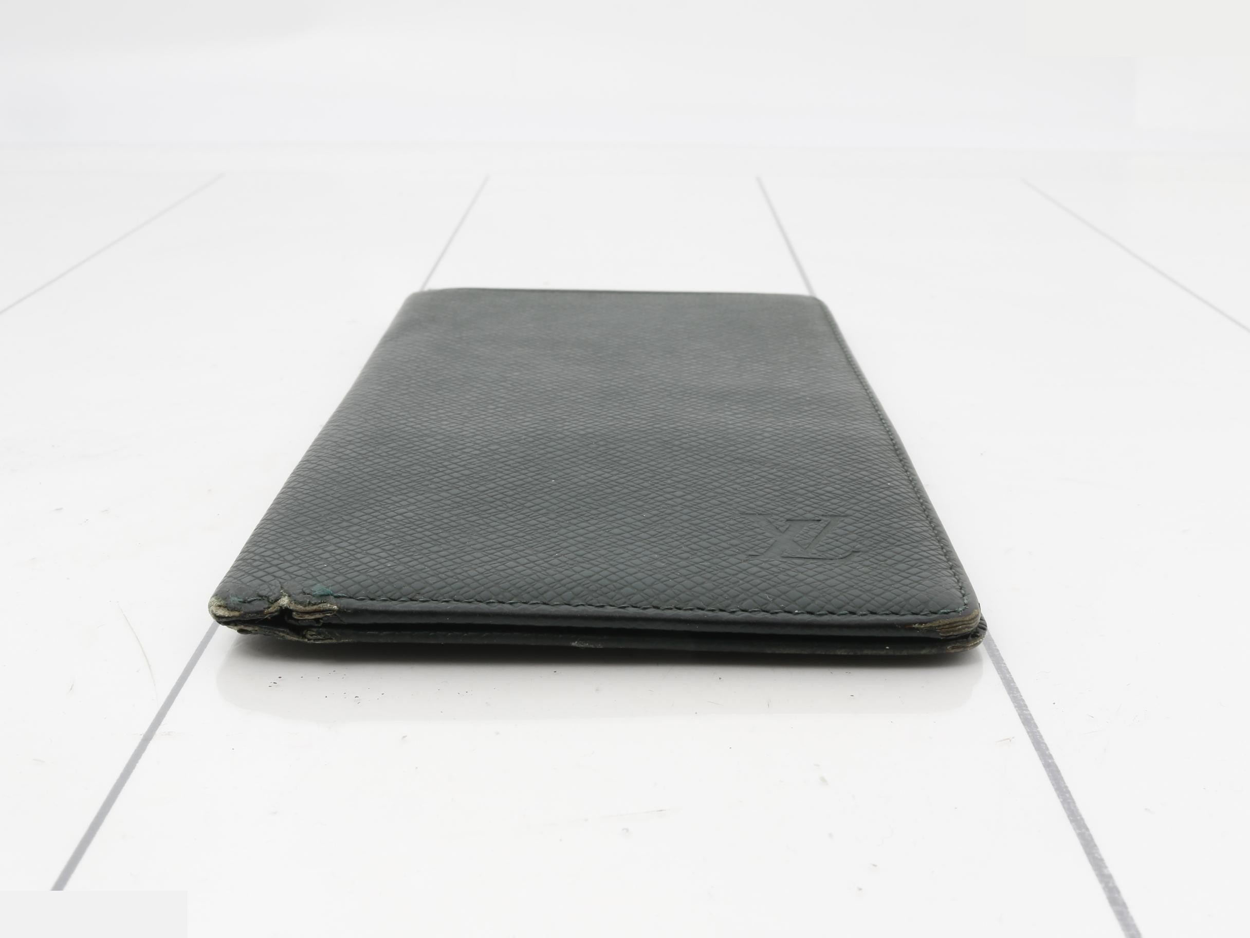 LV Taiga Billfold Bi-fold Long Wallet — view 3