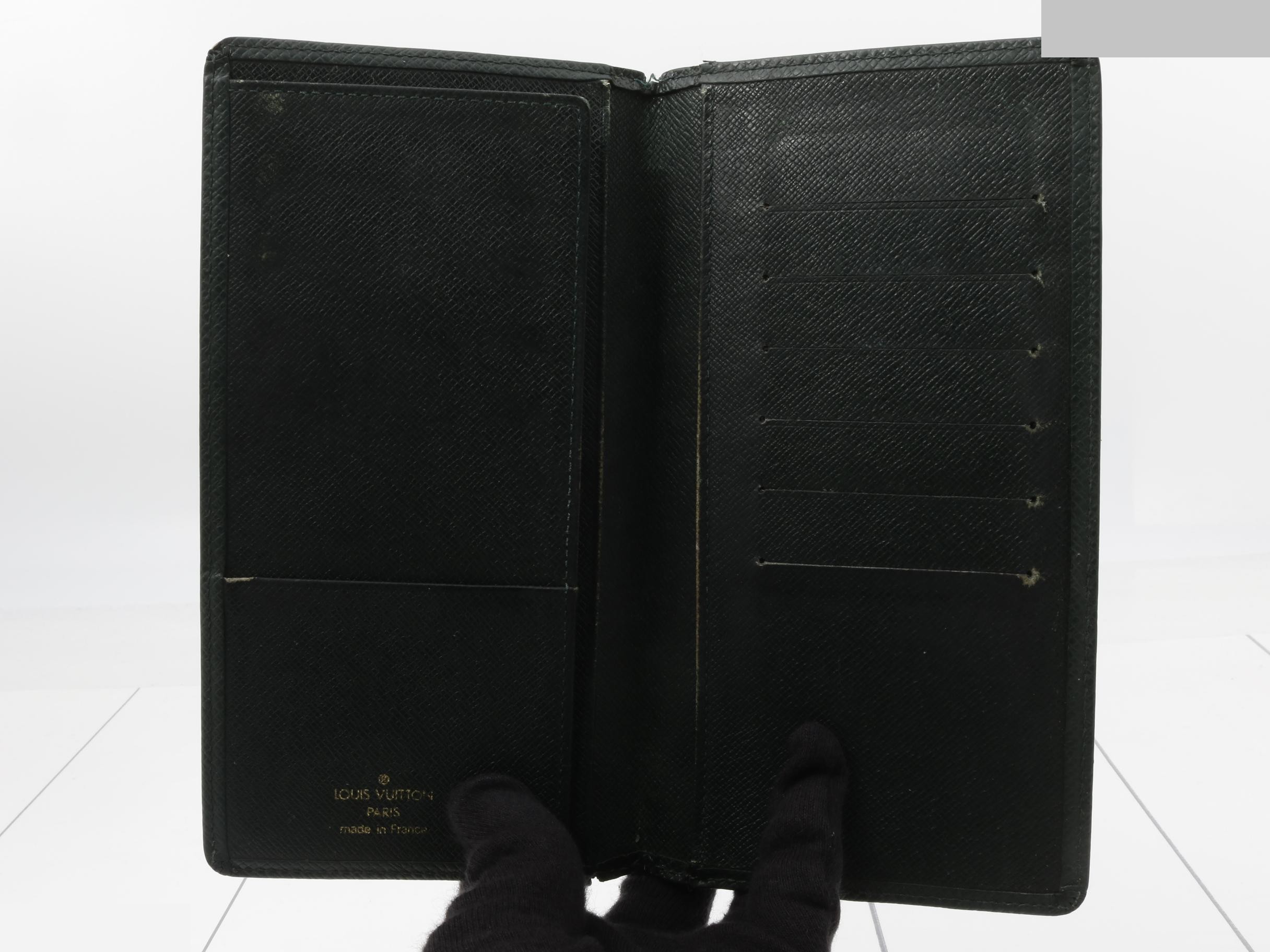 LV Taiga Billfold Bi-fold Long Wallet — view 4
