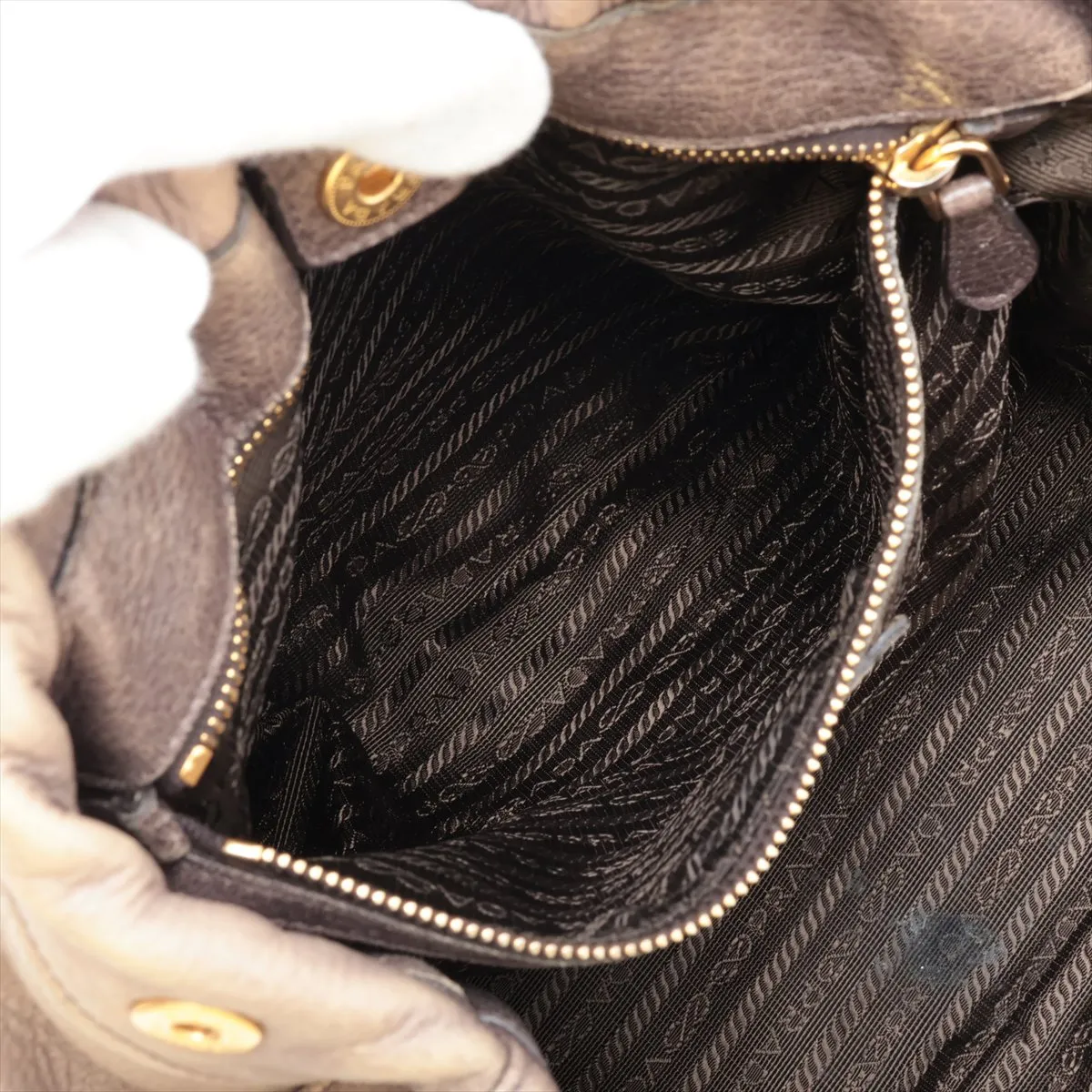 Vitello Daino Leather Handbag, Beige x Brown — view 8