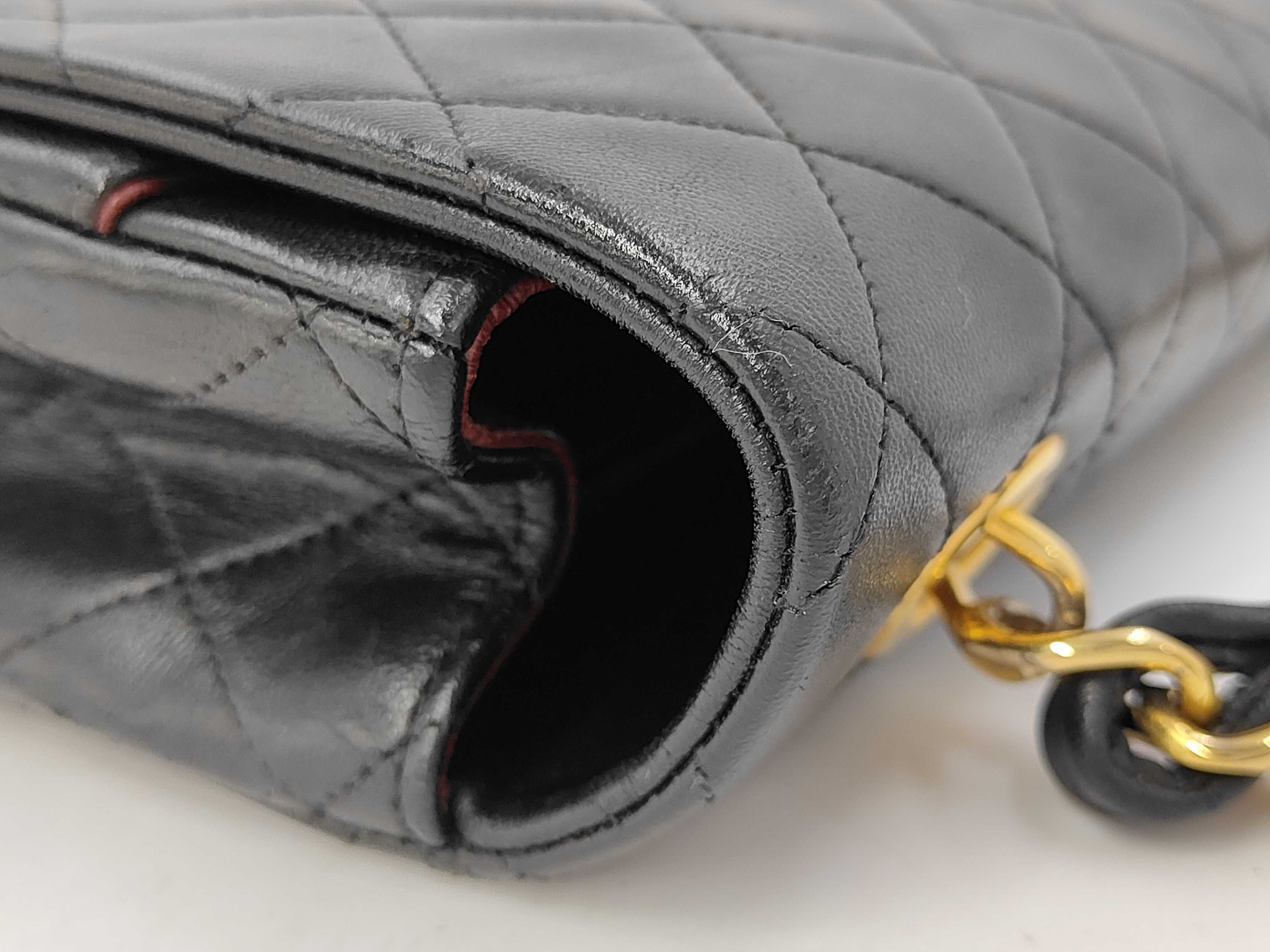 Matelassé Shoulder Bag Handbag — view 11