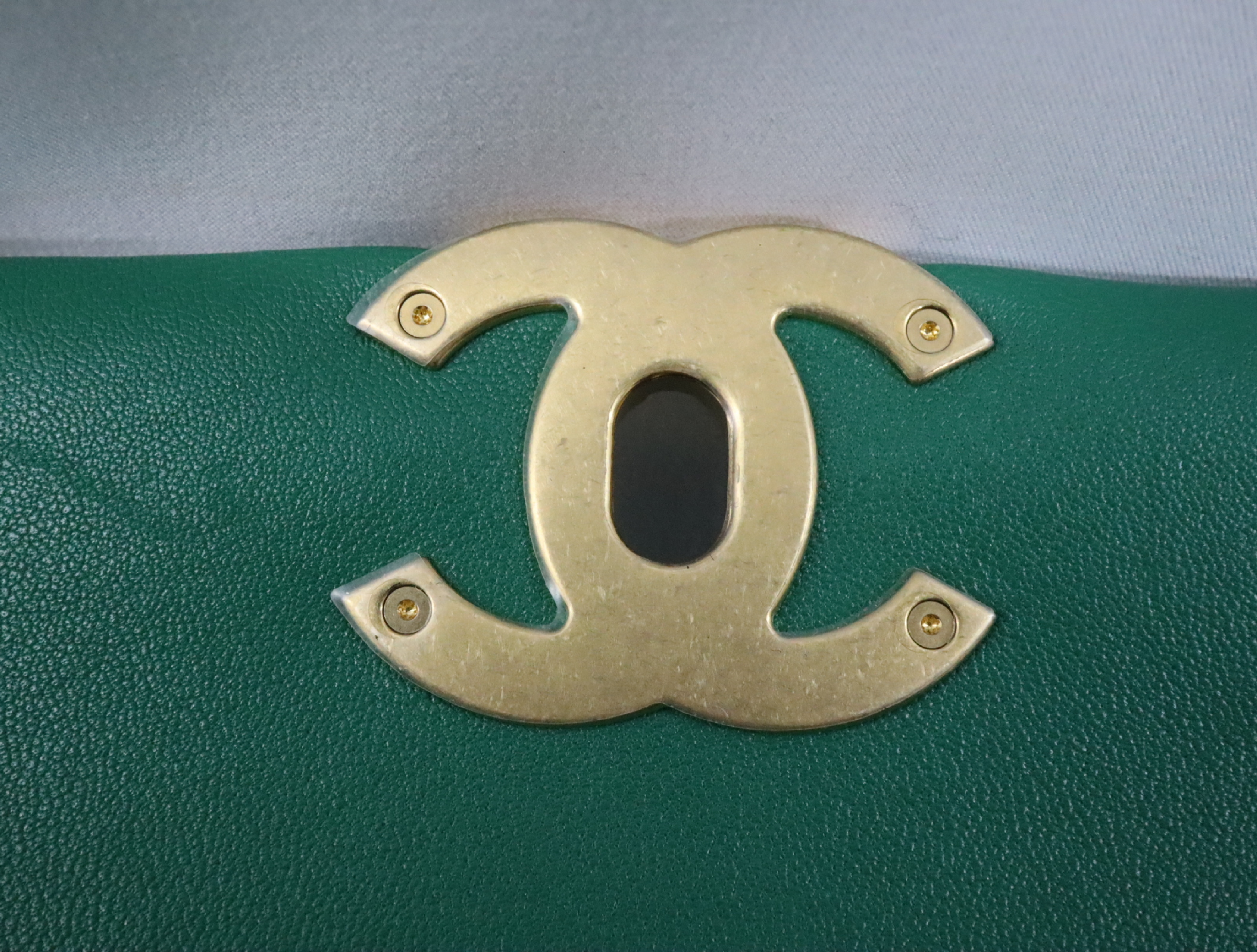 19 Lambskin Chain Shoulder Bag Green Gold x Silver Hardware Random Plate AS1160 Shoulder Bag — view 13