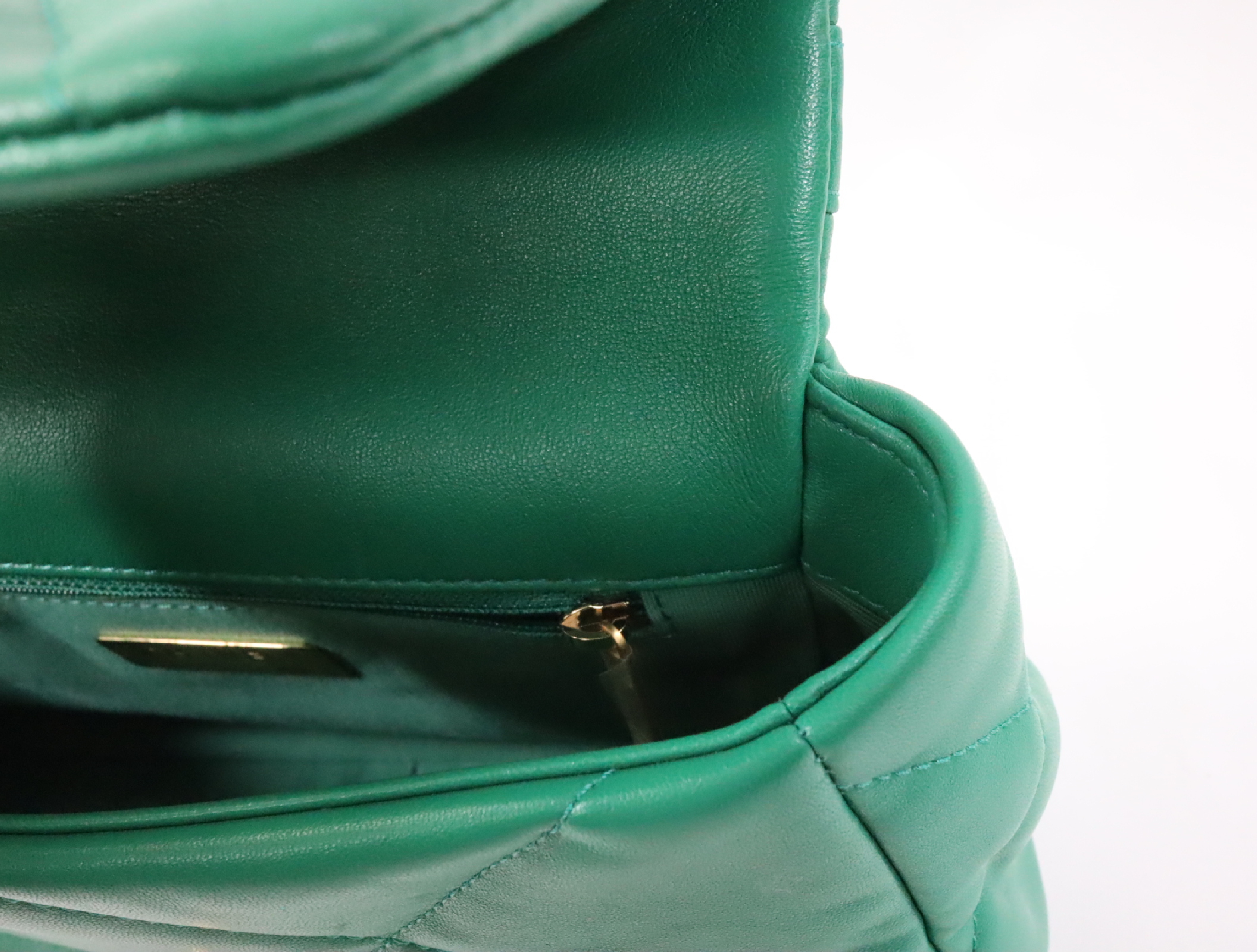 19 Lambskin Chain Shoulder Bag Green Gold x Silver Hardware Random Plate AS1160 Shoulder Bag — view 15
