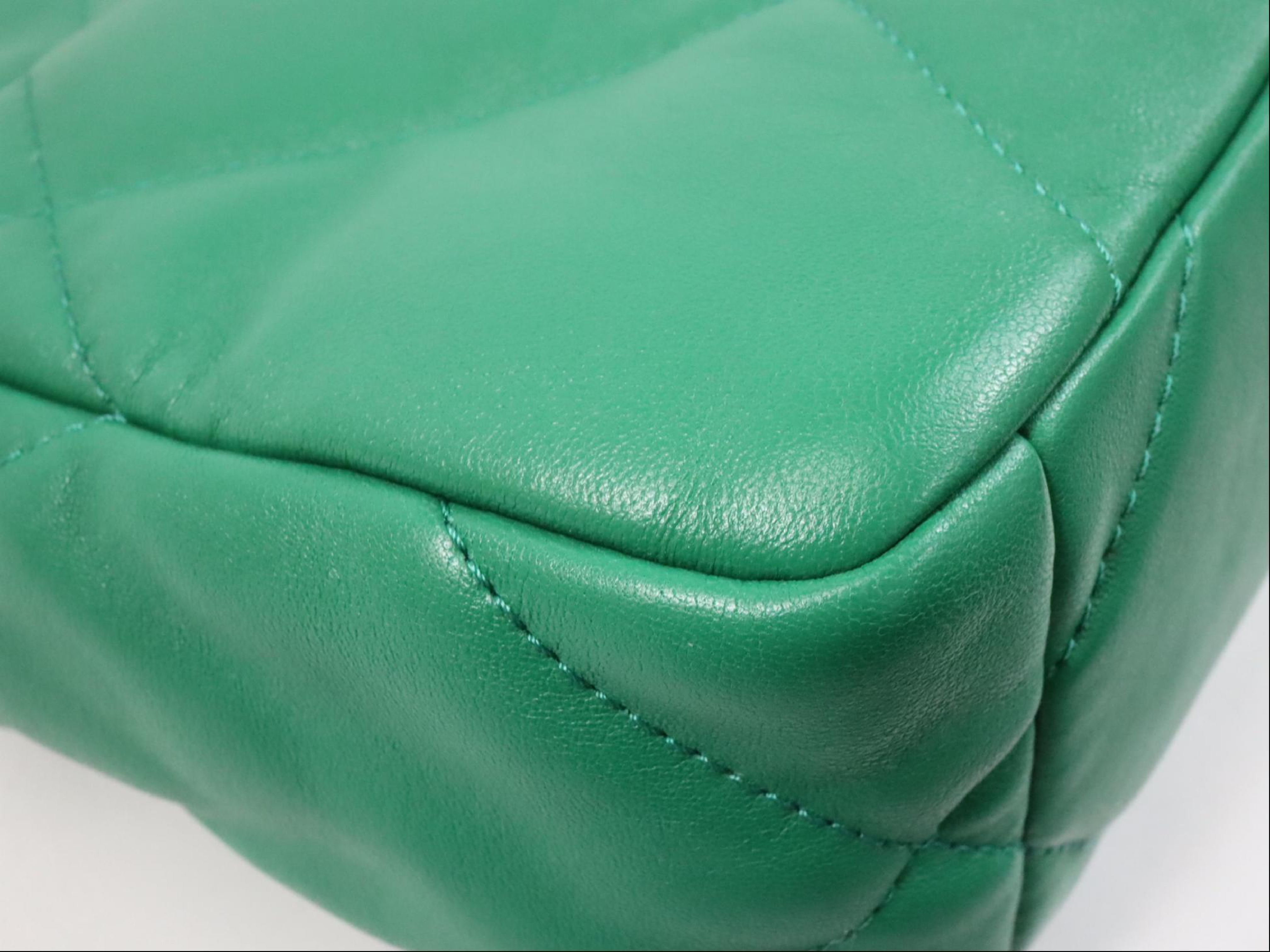 19 Lambskin Chain Shoulder Bag Green Gold x Silver Hardware Random Plate AS1160 Shoulder Bag — view 9