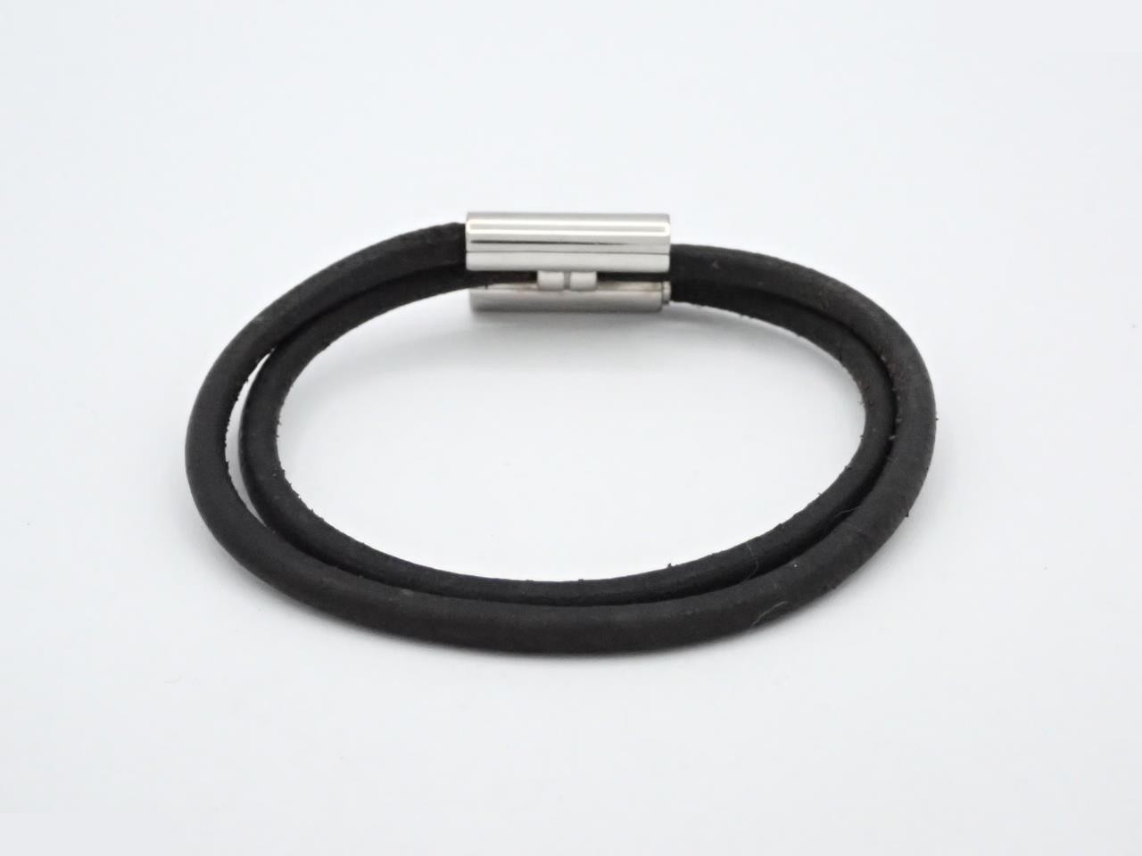 Leather bracelet, Turni brand, 12.1g, silver hardware, wrist circumference approximately 18cm — view 2