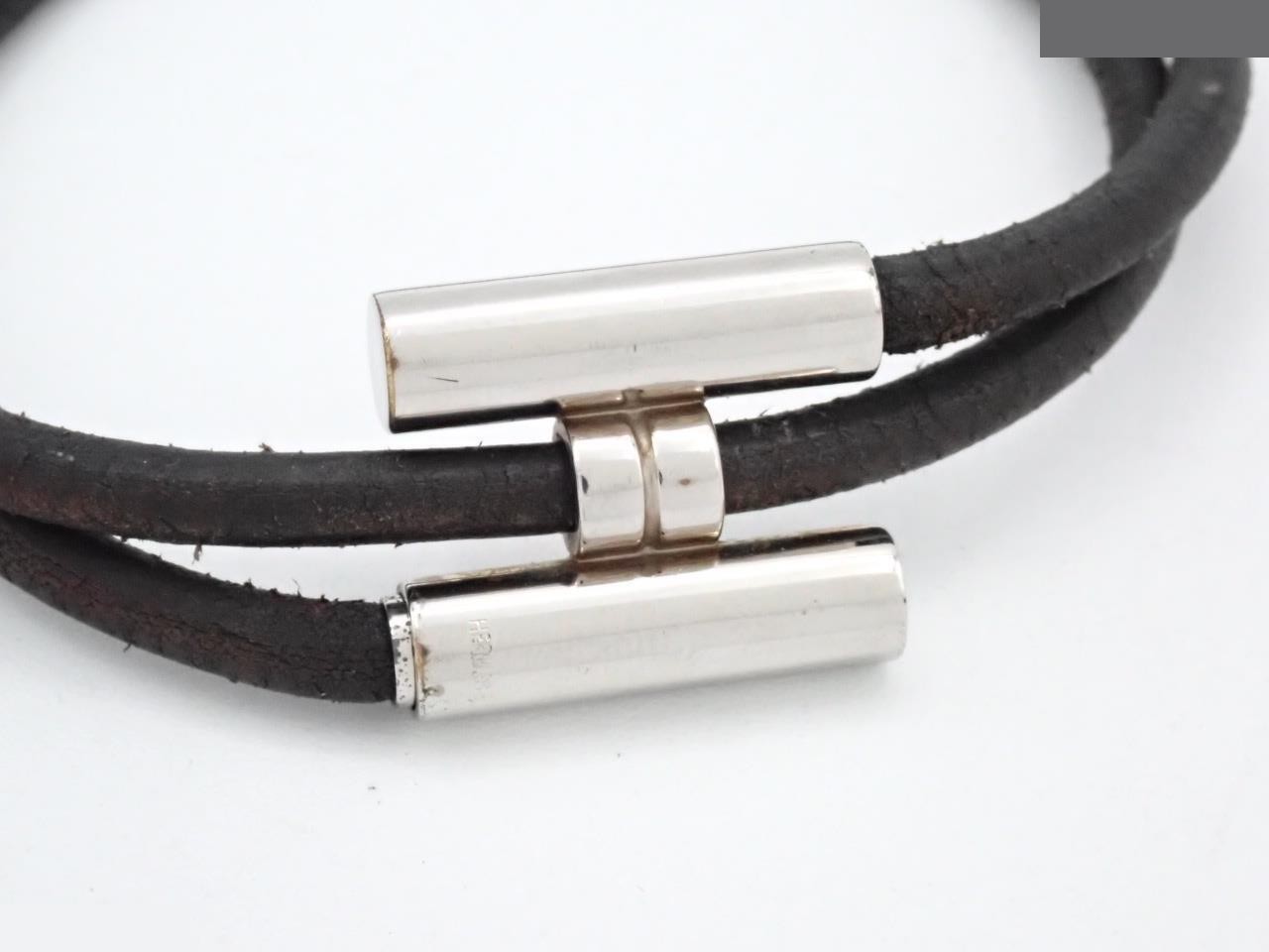 Leather bracelet, Turni brand, 12.1g, silver hardware, wrist circumference approximately 18cm — view 3