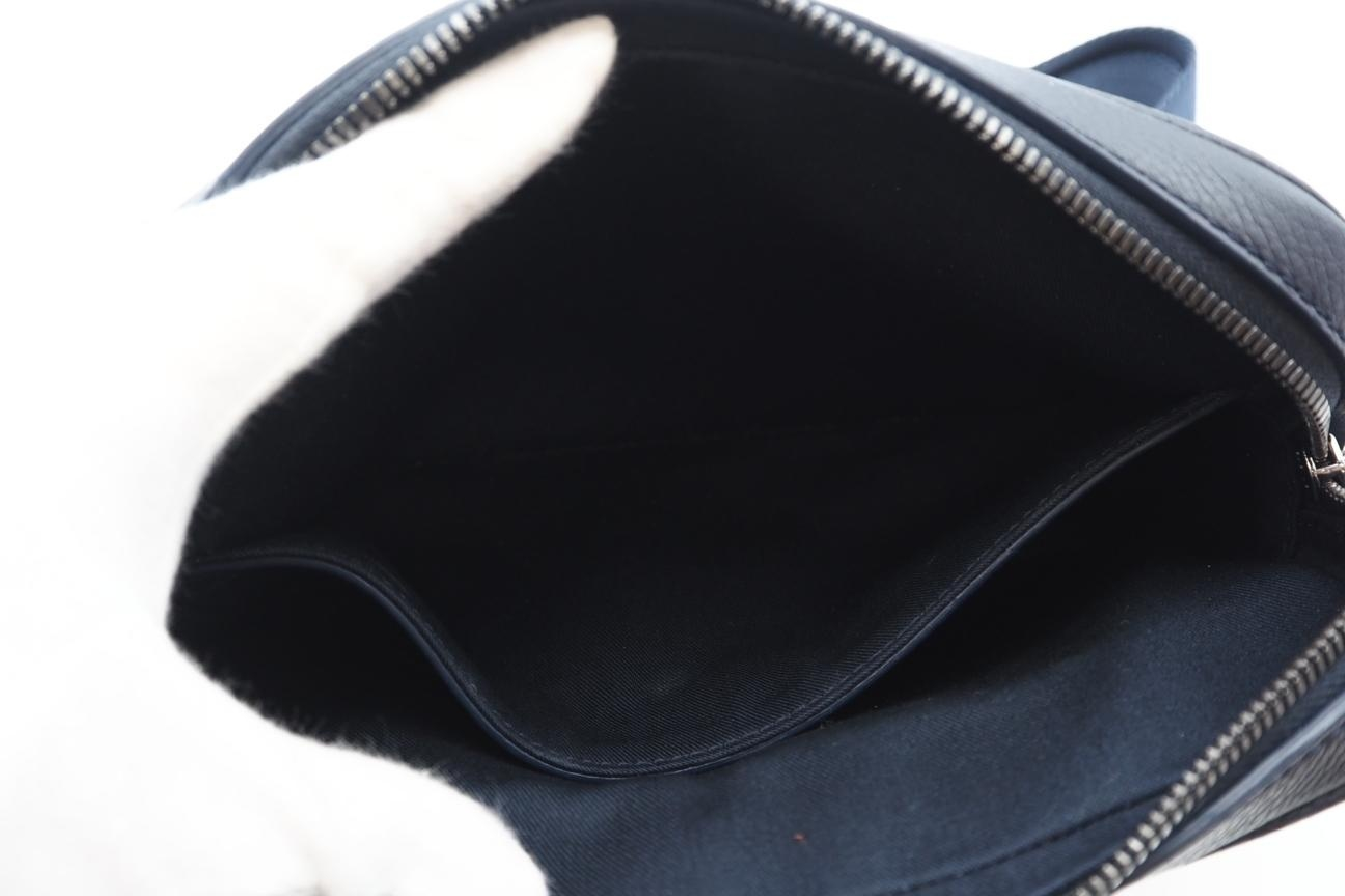 1ESPO340FRY_H56E &HYLTON NEL Leather Messenger Bag Navy Shoulder Bag — view 11