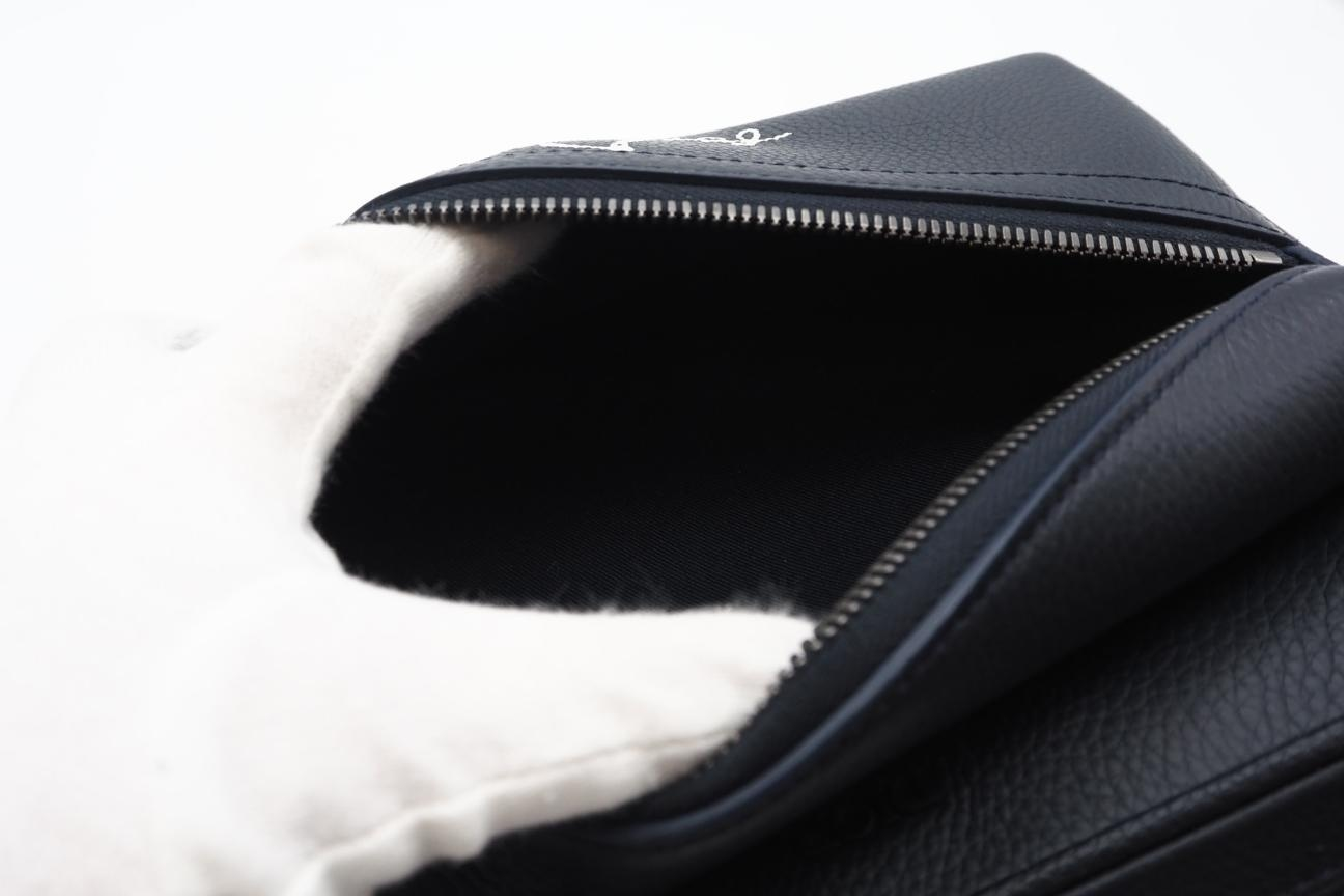 1ESPO340FRY_H56E &HYLTON NEL Leather Messenger Bag Navy Shoulder Bag — view 9