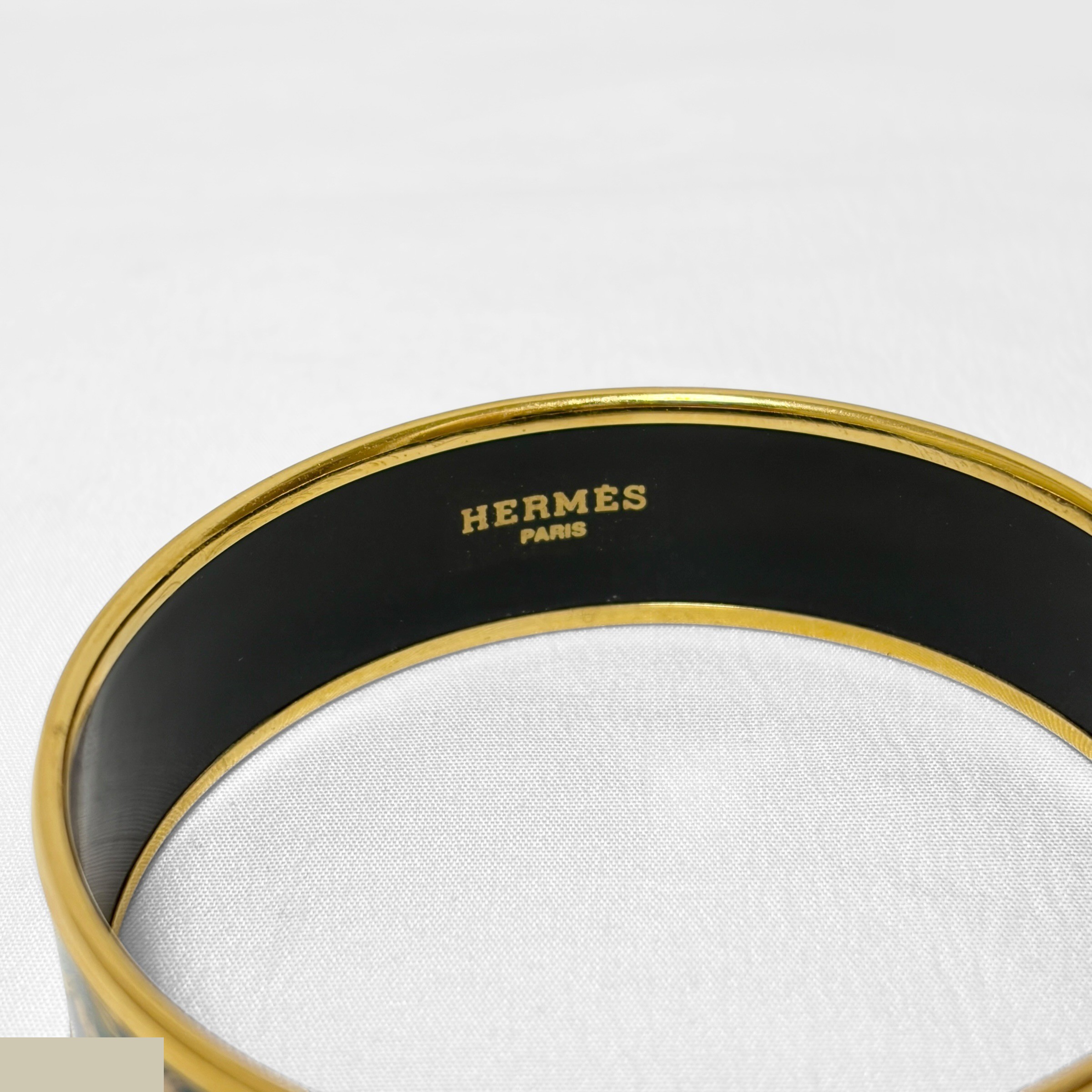 Enamel GM Bangle, Cloisonné Enamel, Gold, Multicolor, Wrist Circumference Approx. 19cm — view 7