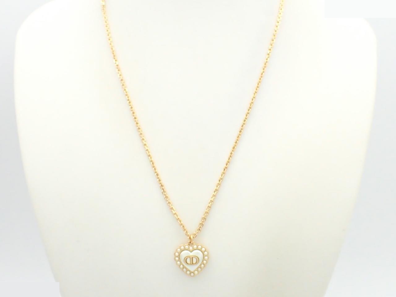 CD logo heart pearl necklace, white x gold — view 3
